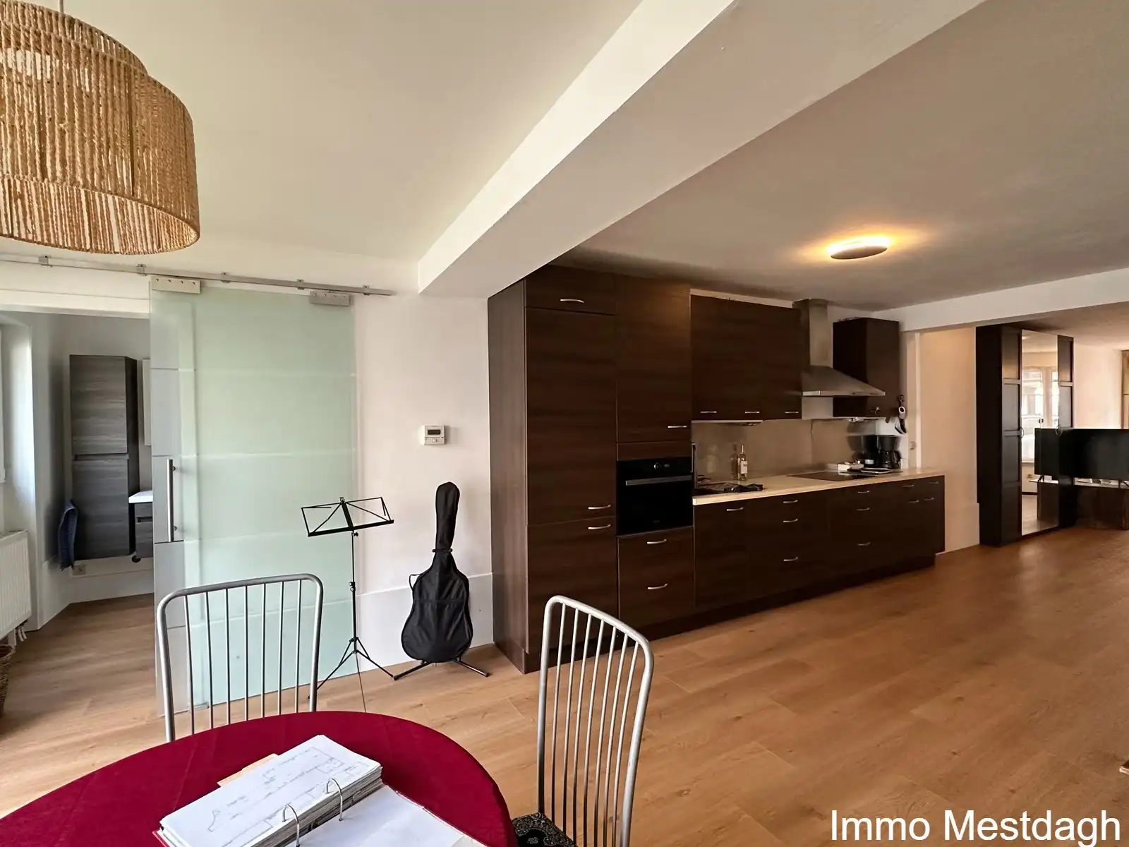 Charmant Gelijkvloers Appartement met Ruim Terras in Hartje Diest. foto 7