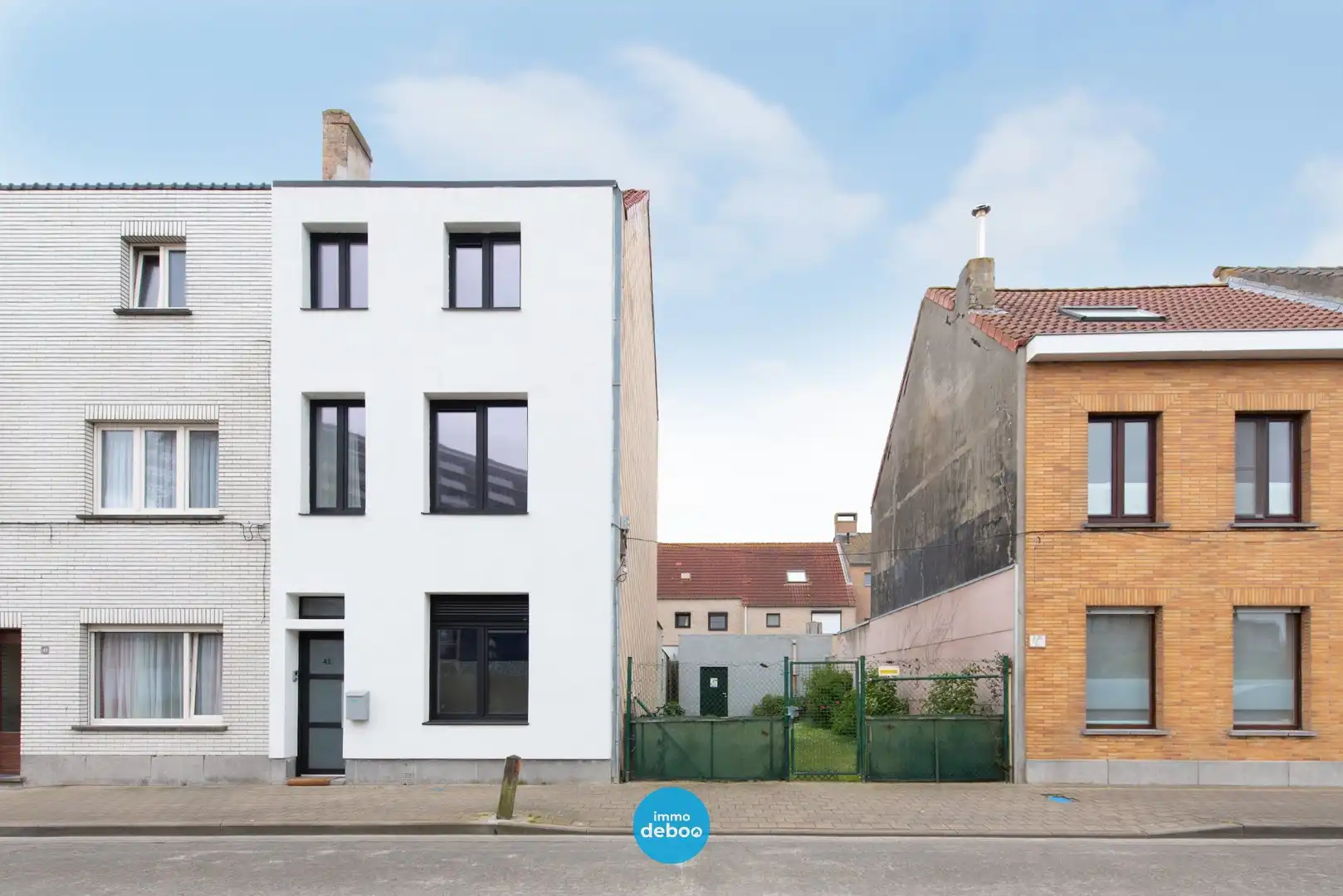 Ruime instapklare woning vlakbij zee foto {{pictureIndex}}