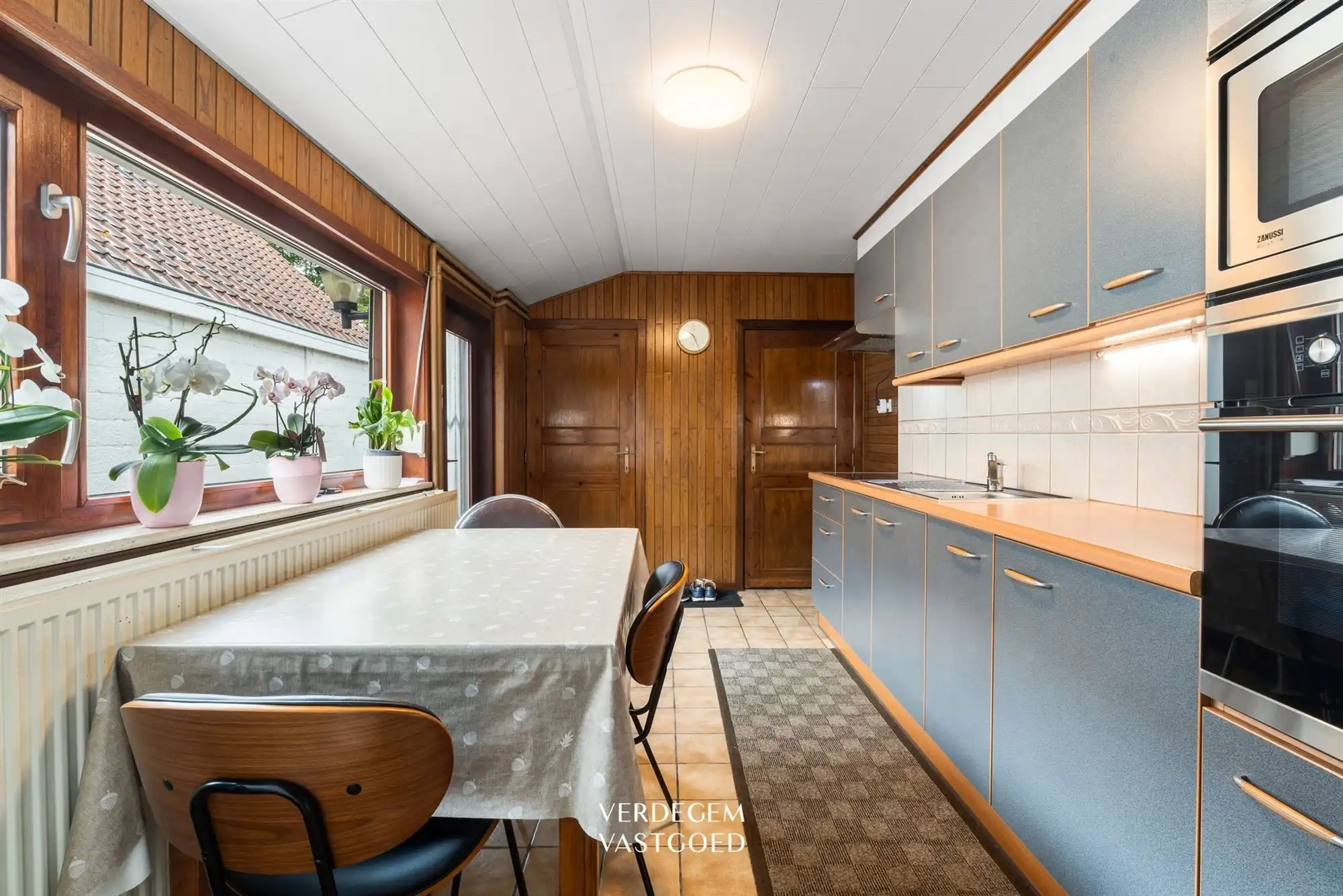 Charmant en centraal wonen, 3 slaapkamers, oprit en fijne tuin foto 10