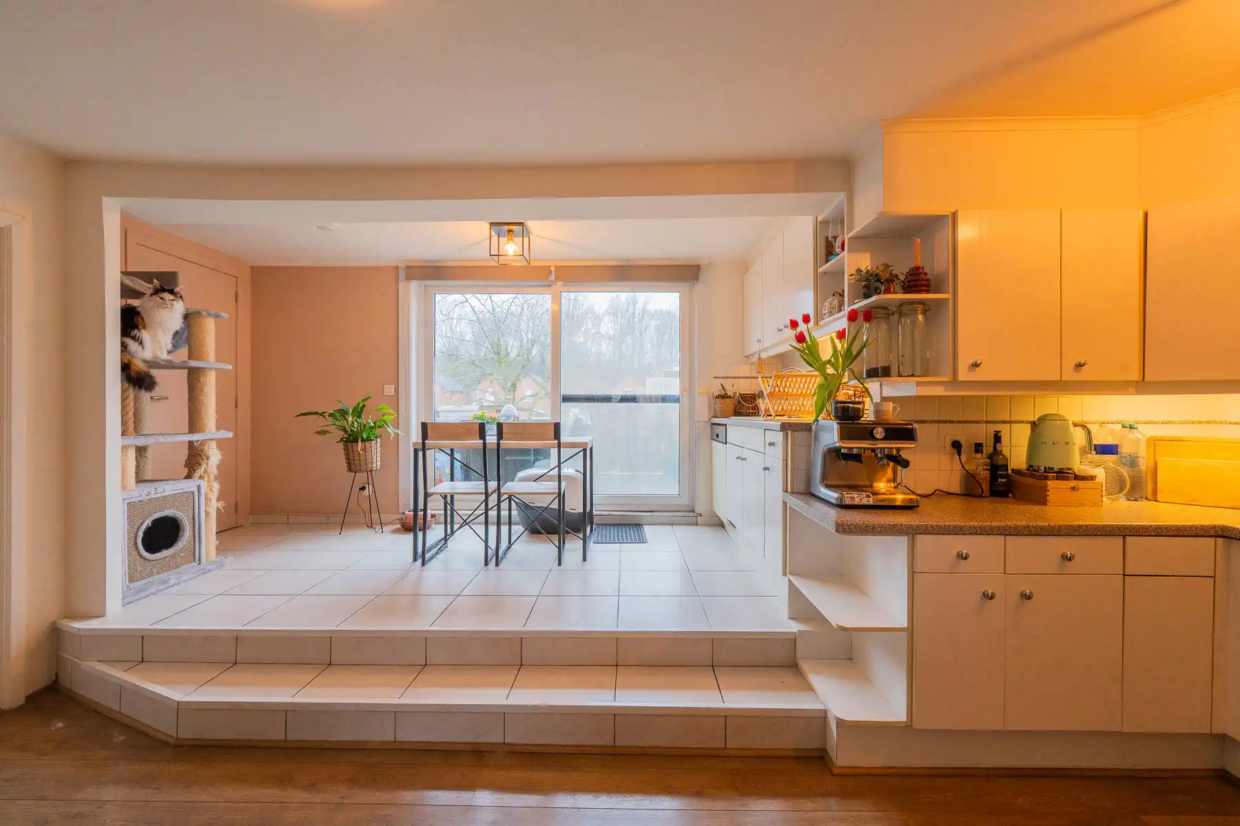 Karaktervolle, vrijstaande woning met mooie tuin foto 4