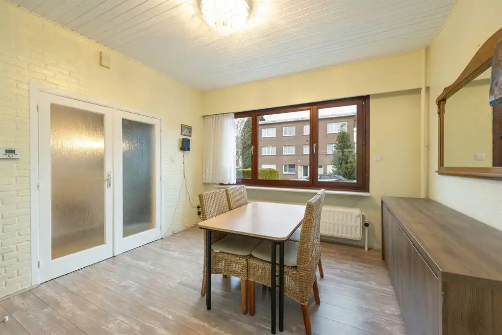 Gezellige woning met ruime garage en stadskoer foto 9