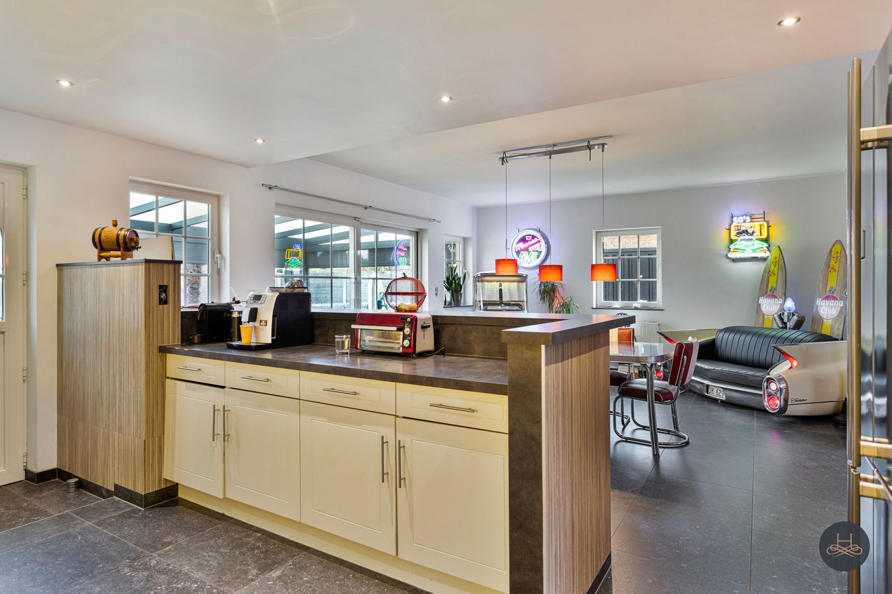 Gerenoveerde woning met grote garage/opslagplaats van +- 90 m2 foto 19