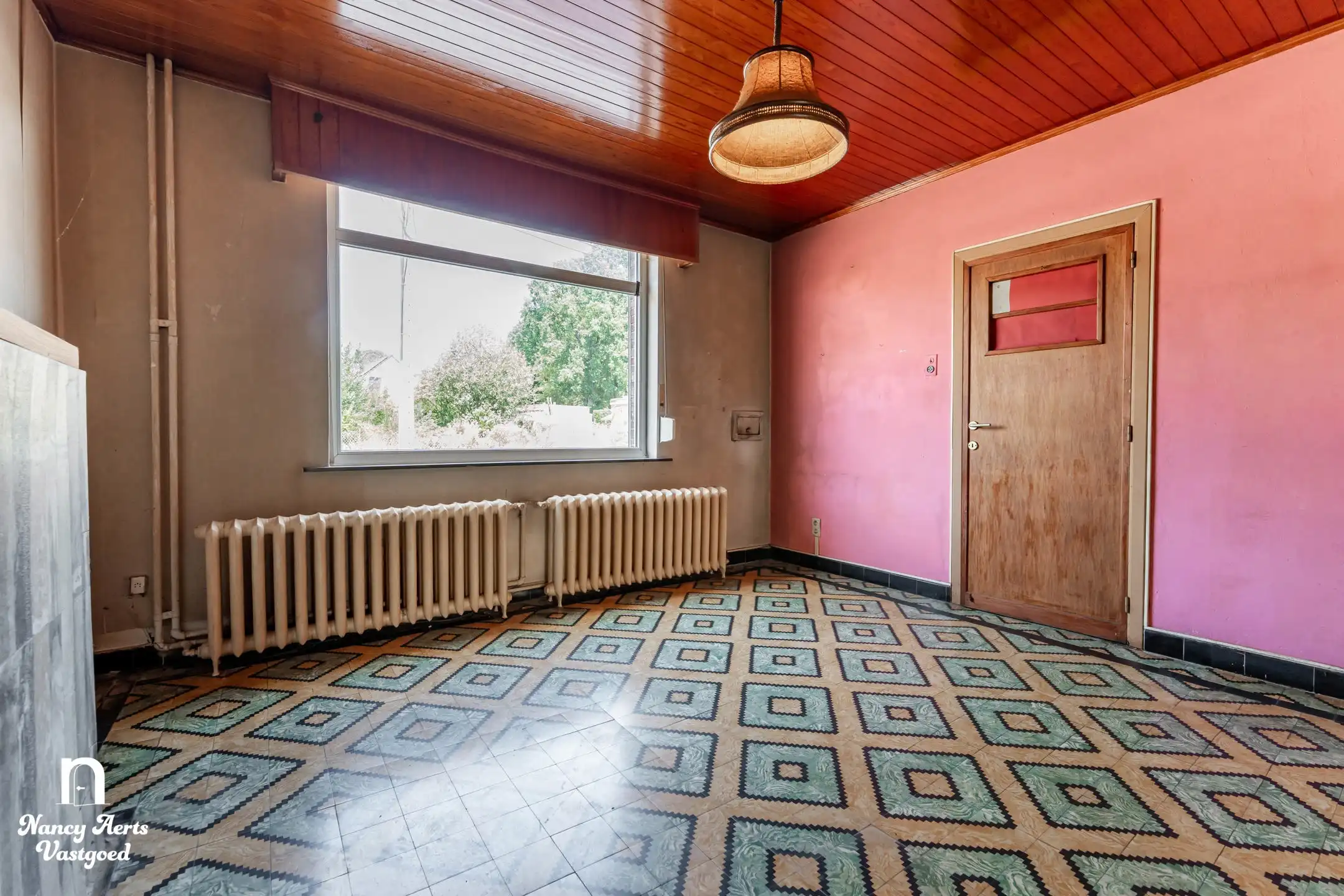 Karaktervolle renovatiewoning met tuin veel potentieel foto 27