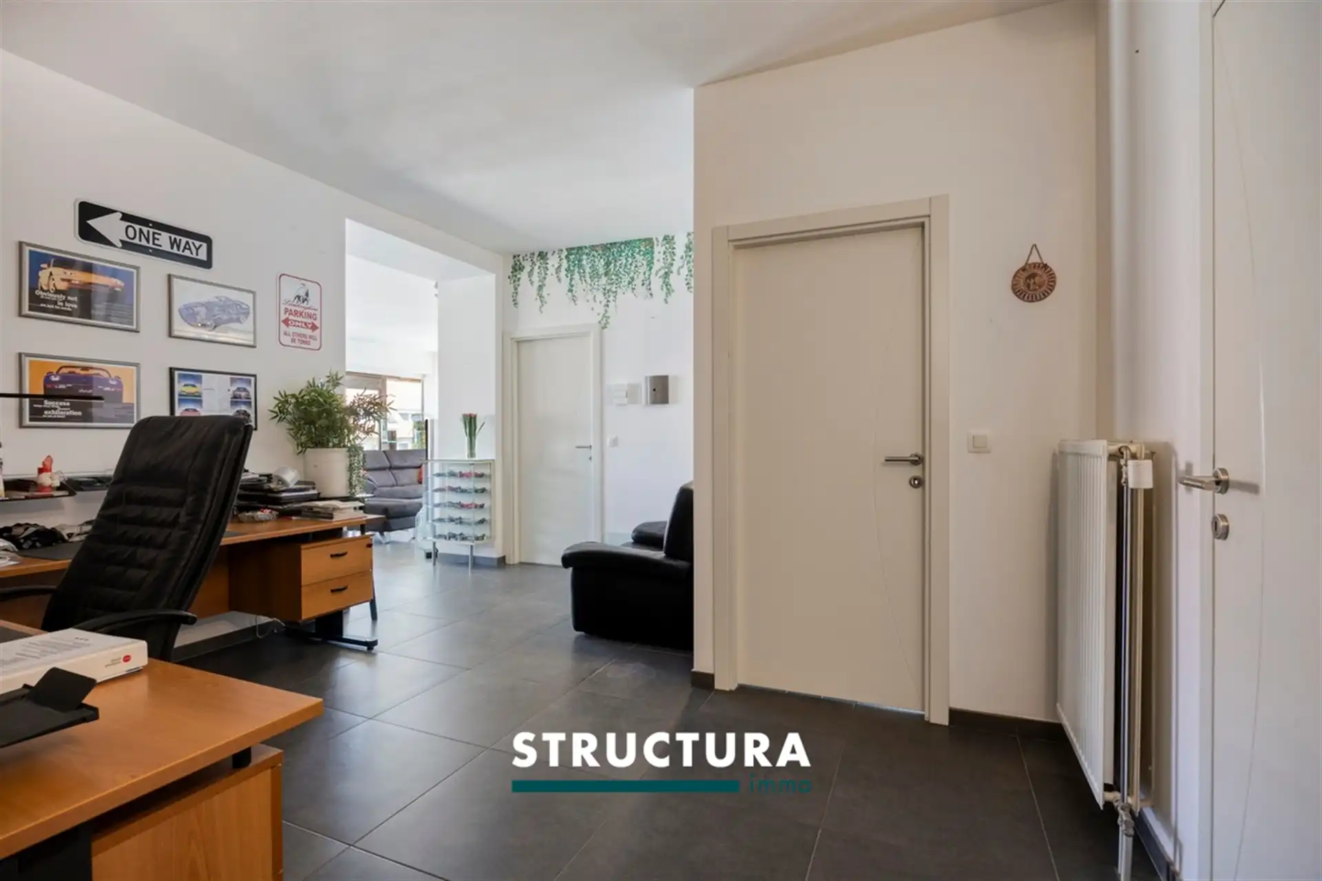 Ruim en lichtrijk appartement met 2 slaapkamers foto 4