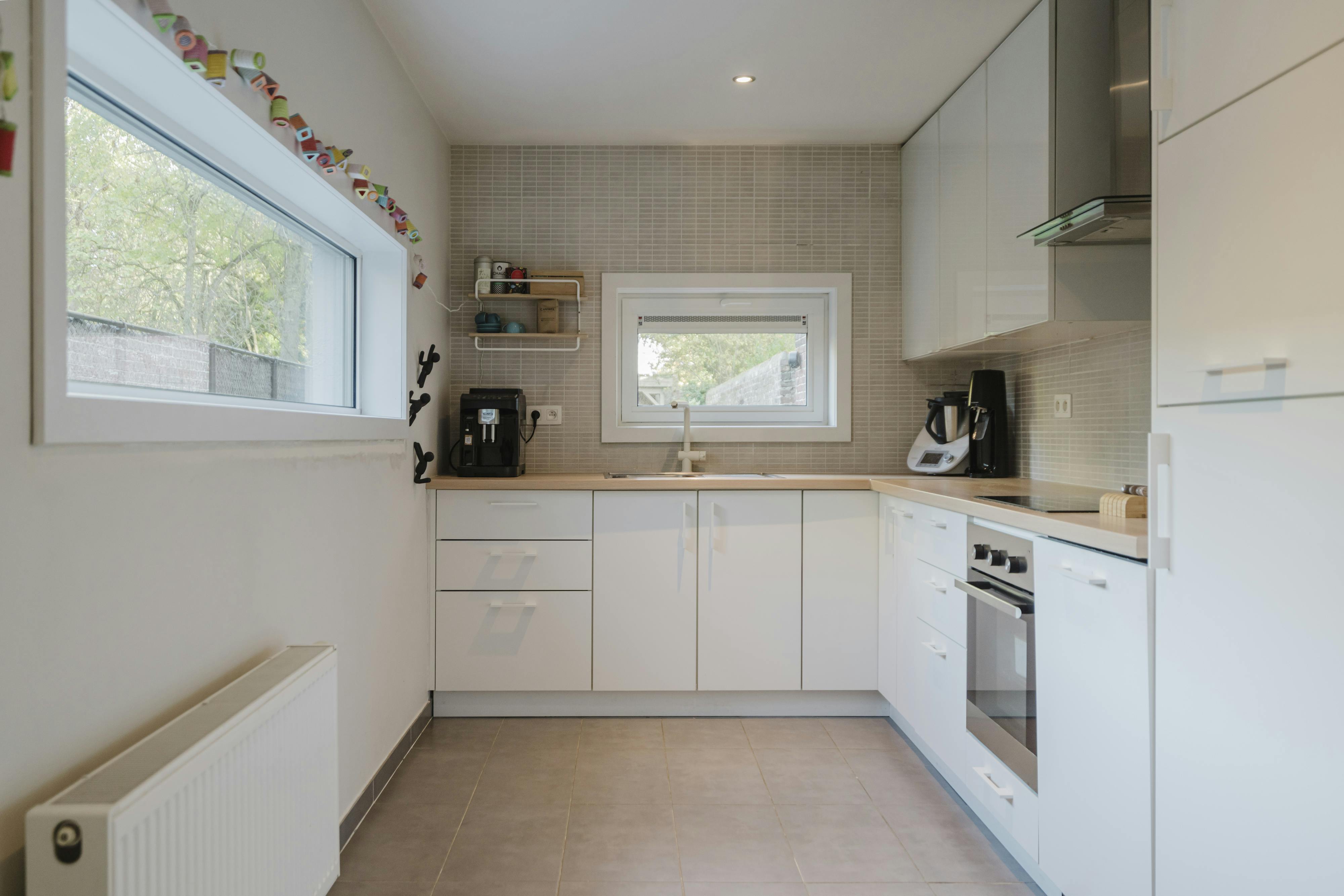 Gezellig instapklaar huis te koop in Bissegem!  foto 3