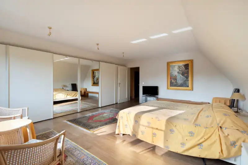 STATIGE VILLA MET PRACHTIGE TUIN OP EEN PERCEEL VAN 1.430 m². foto 23