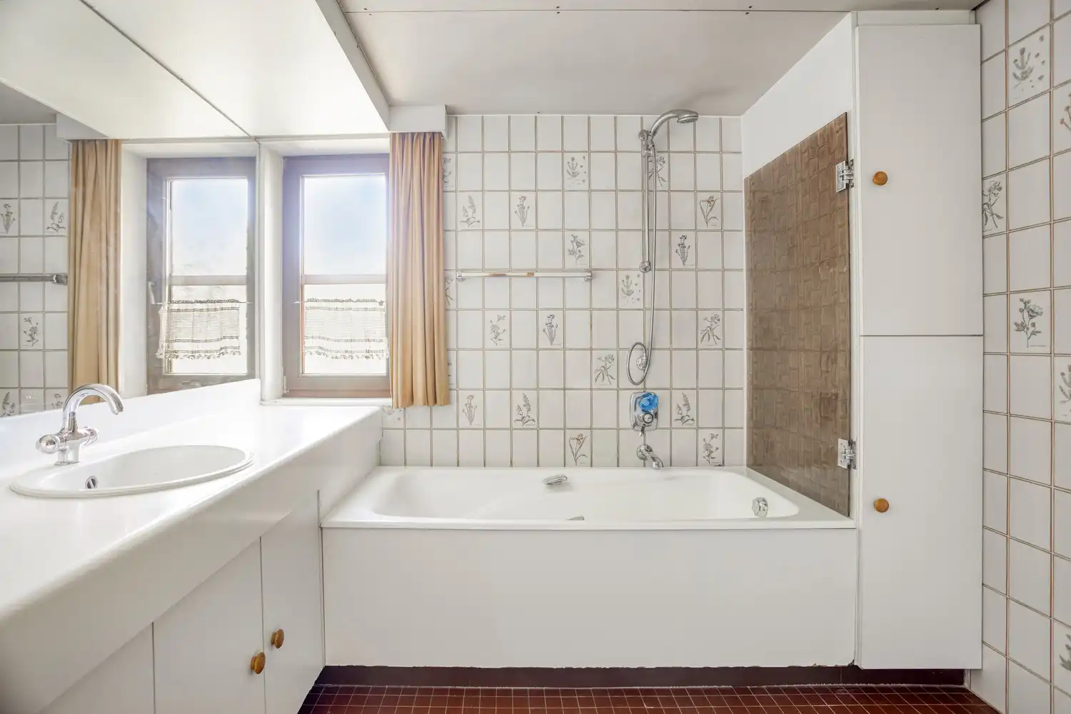 Prachtige, achterin gelegen villa op 22a15ca foto 20