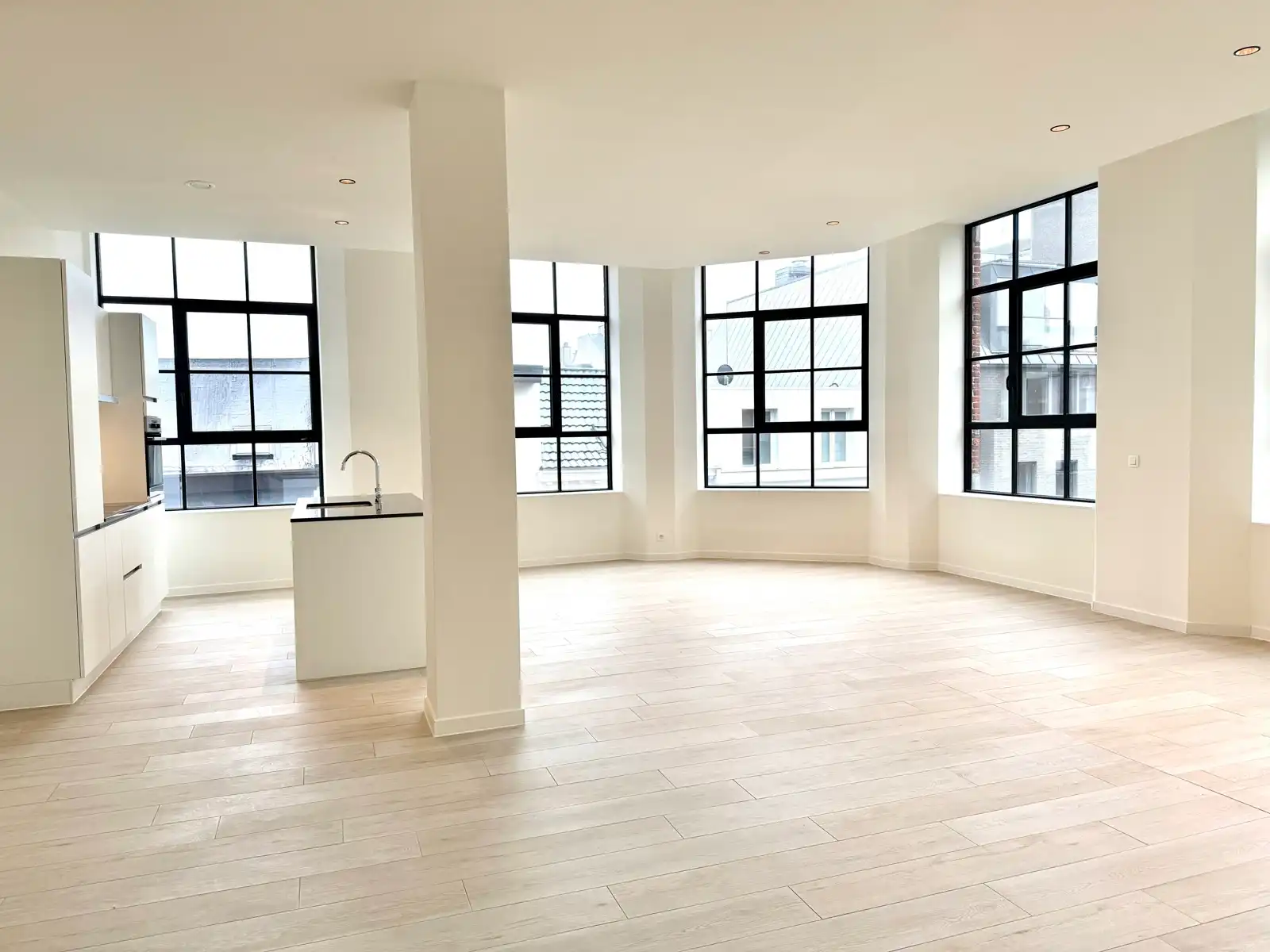 Ruim appartement met 3 slaapkamers foto 3