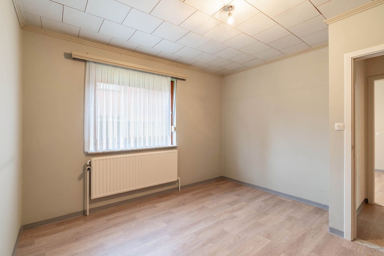 Te Koop: Te Renoveren Woning op een Perceel van 714m² in Groene Omgeving te Houthalen foto 7