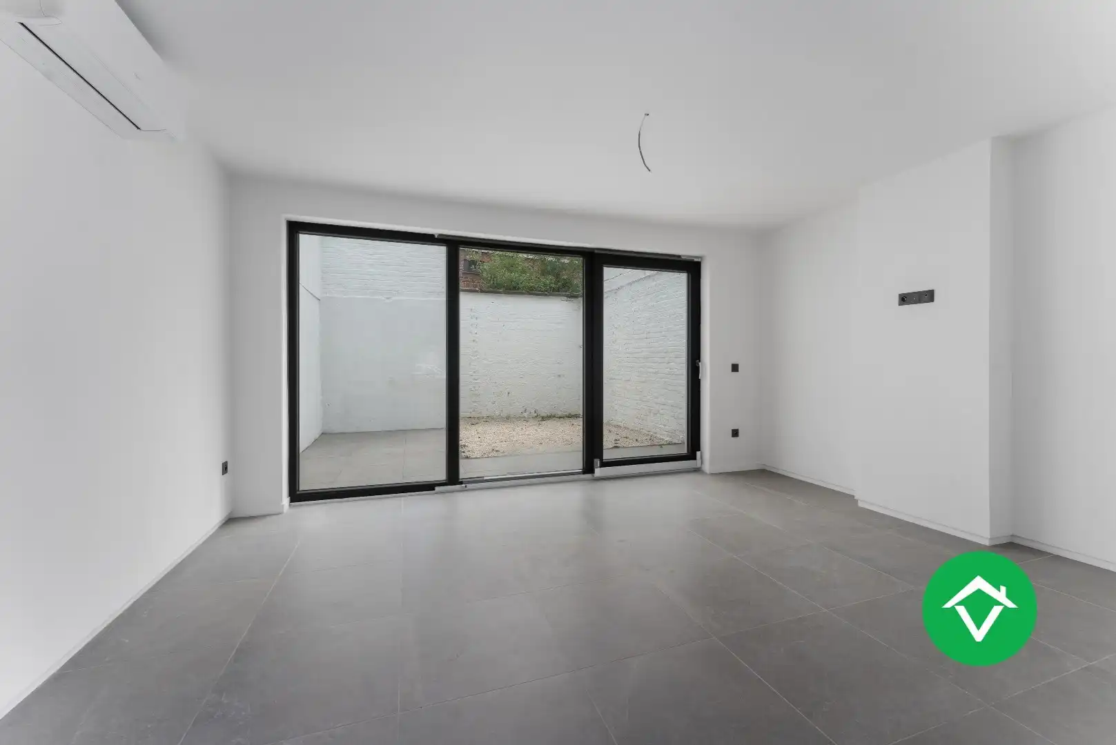 Gerenoveerde woning met 3 slaapkamers en stadstuin in hartje Roeselare foto 2