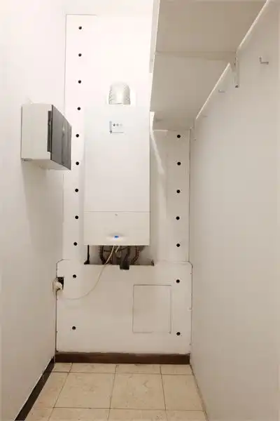 Centraal gelegen gelijkvloers 2-slaapkamerappartement — ideaal als starter of opbrengsteigendom foto 16