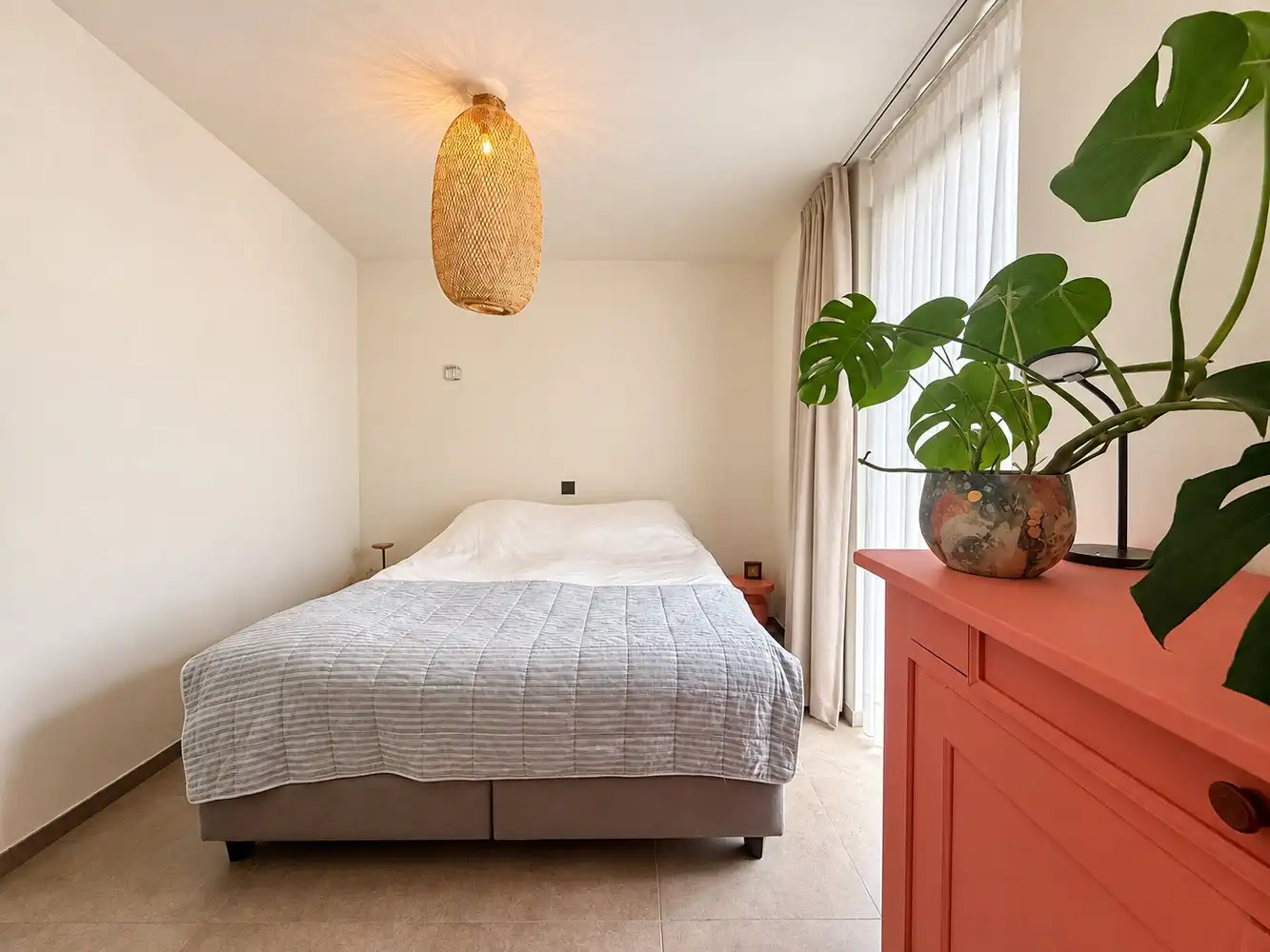 Modern gelijkvloers appartement met drie slaapkamers en gezellig tuintje foto 11