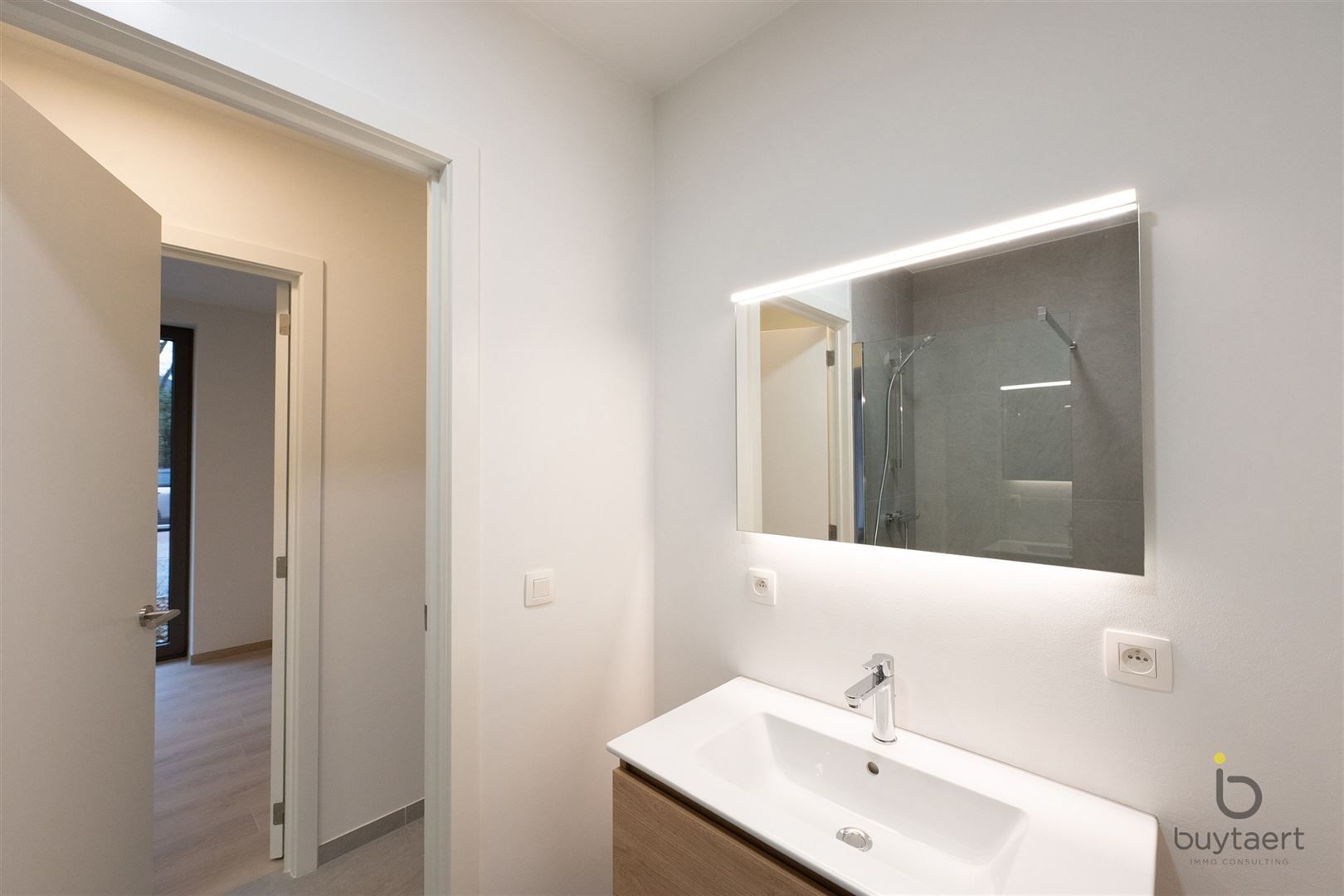 Gelijkvloers appartement met 1 Slaapkamer te Zoersel. foto 12