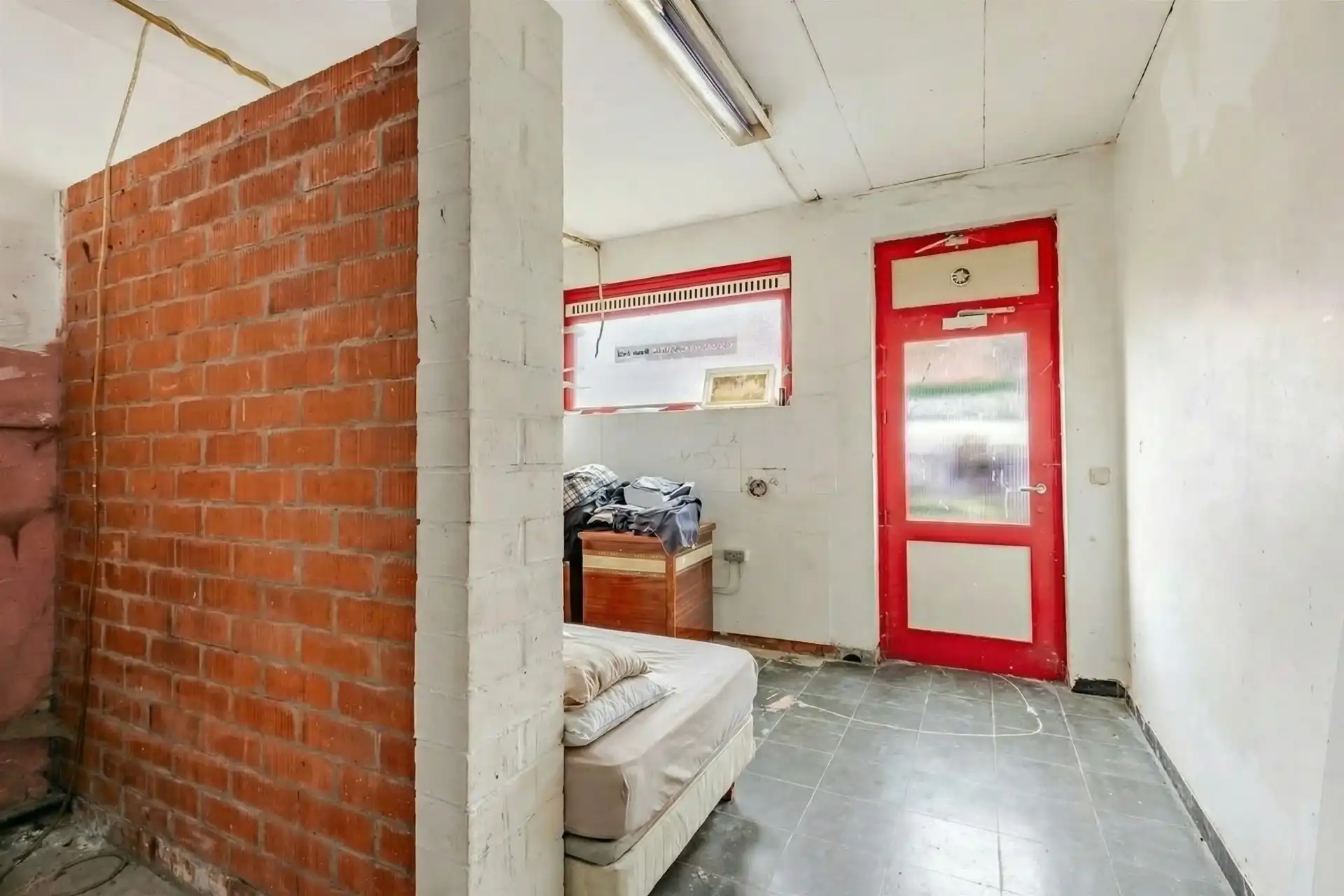 Ruime 4-Slaapkamerwoning in Temse. foto 11