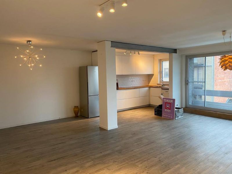 Ruim (±100m²) app met 2 slpk en autostaanplaats in hartje Geel foto 6