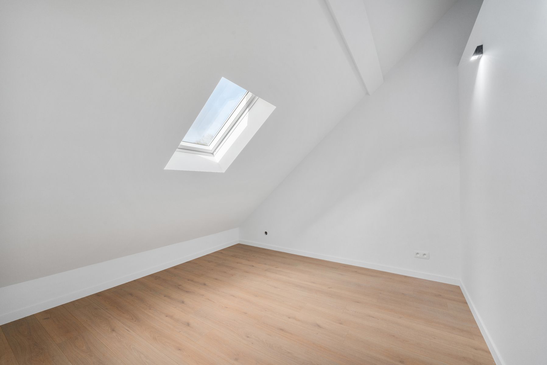 LABEL A: instapklare woning met 4 slaapkamers en grote tuin foto 15