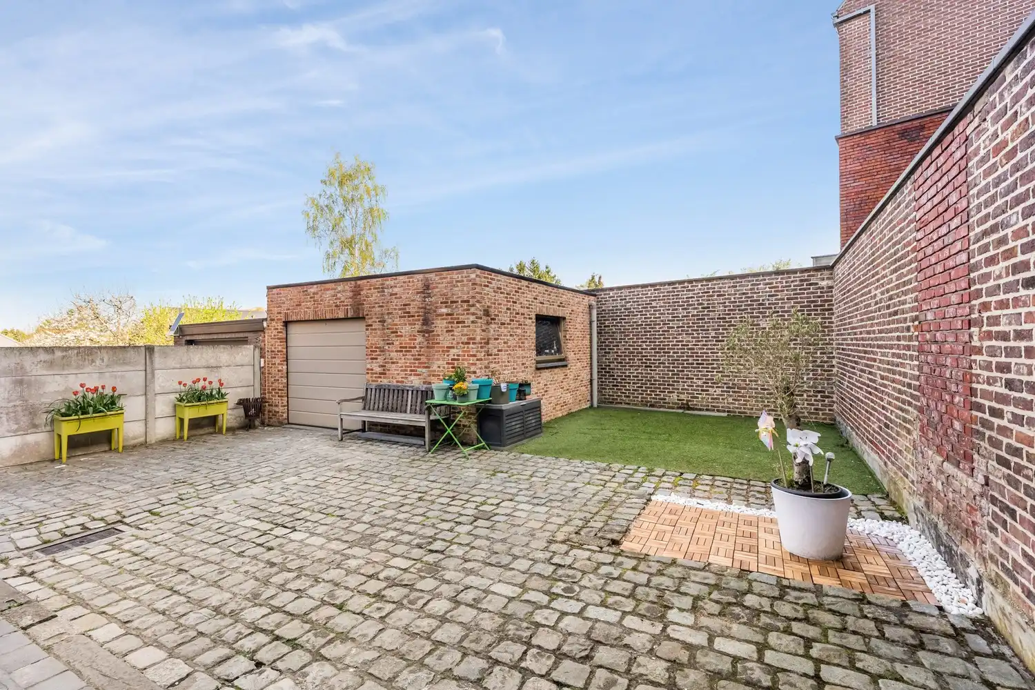 Goed gelegen, halfopen en energiezuinige woning met 3 slaapkamers, een bureau en een oprit met een garage te Kessel-Lo! foto 23