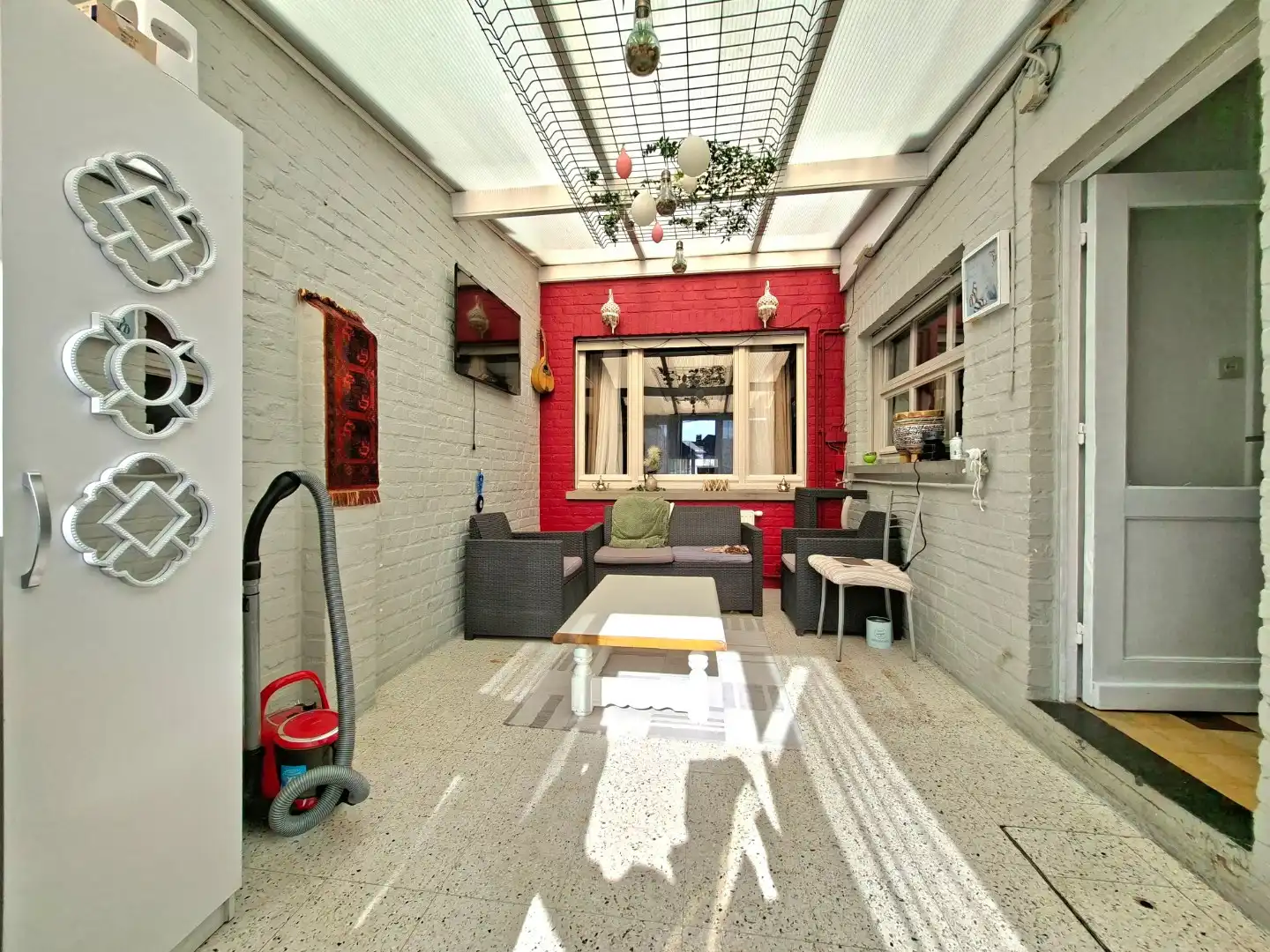 Ruime woning met garage foto 9
