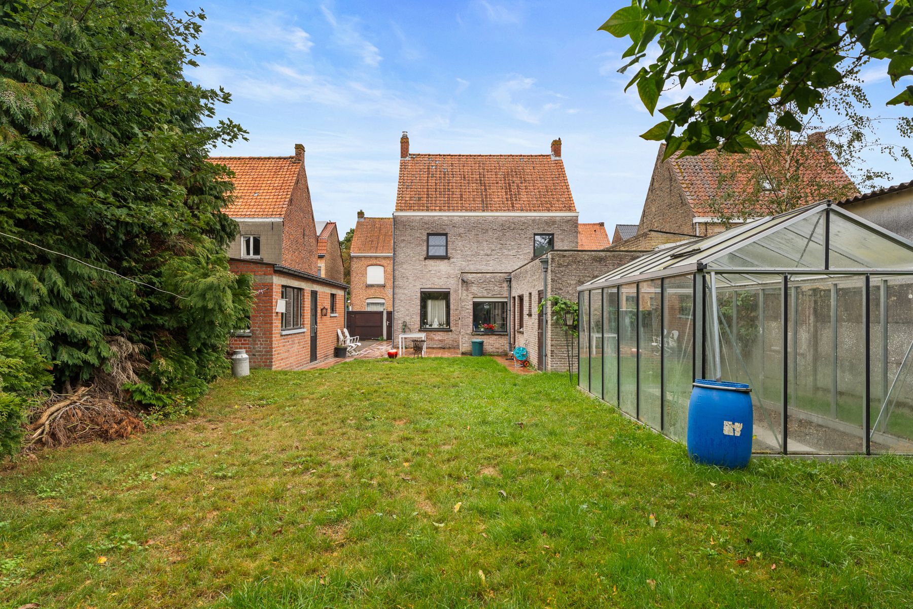 Ruimte, authenticiteit en mogelijkheden in hartje Sijsele foto 3