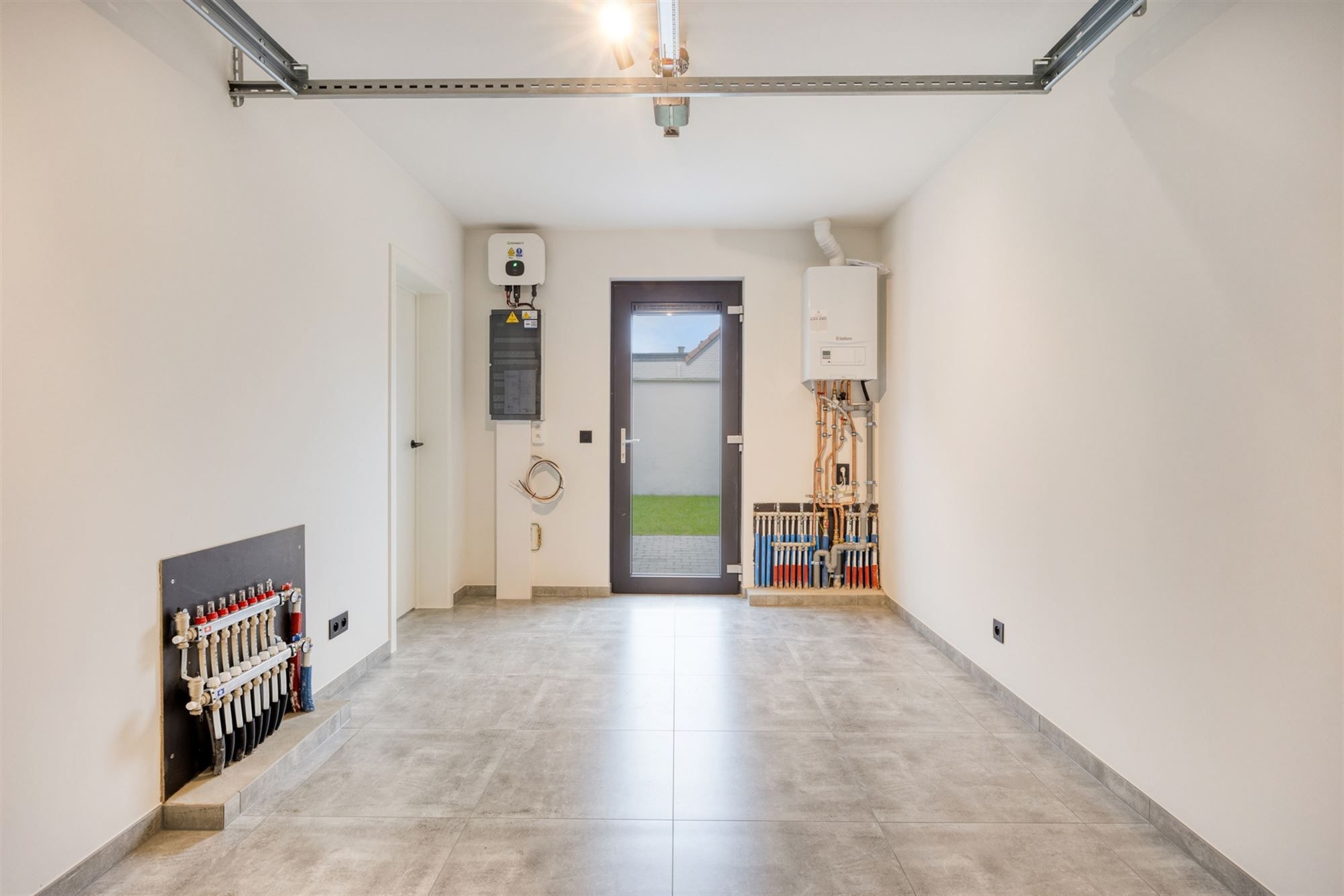 Moderne woning met 3 slaapkamers, 2 badkamers aan de vaart foto 17
