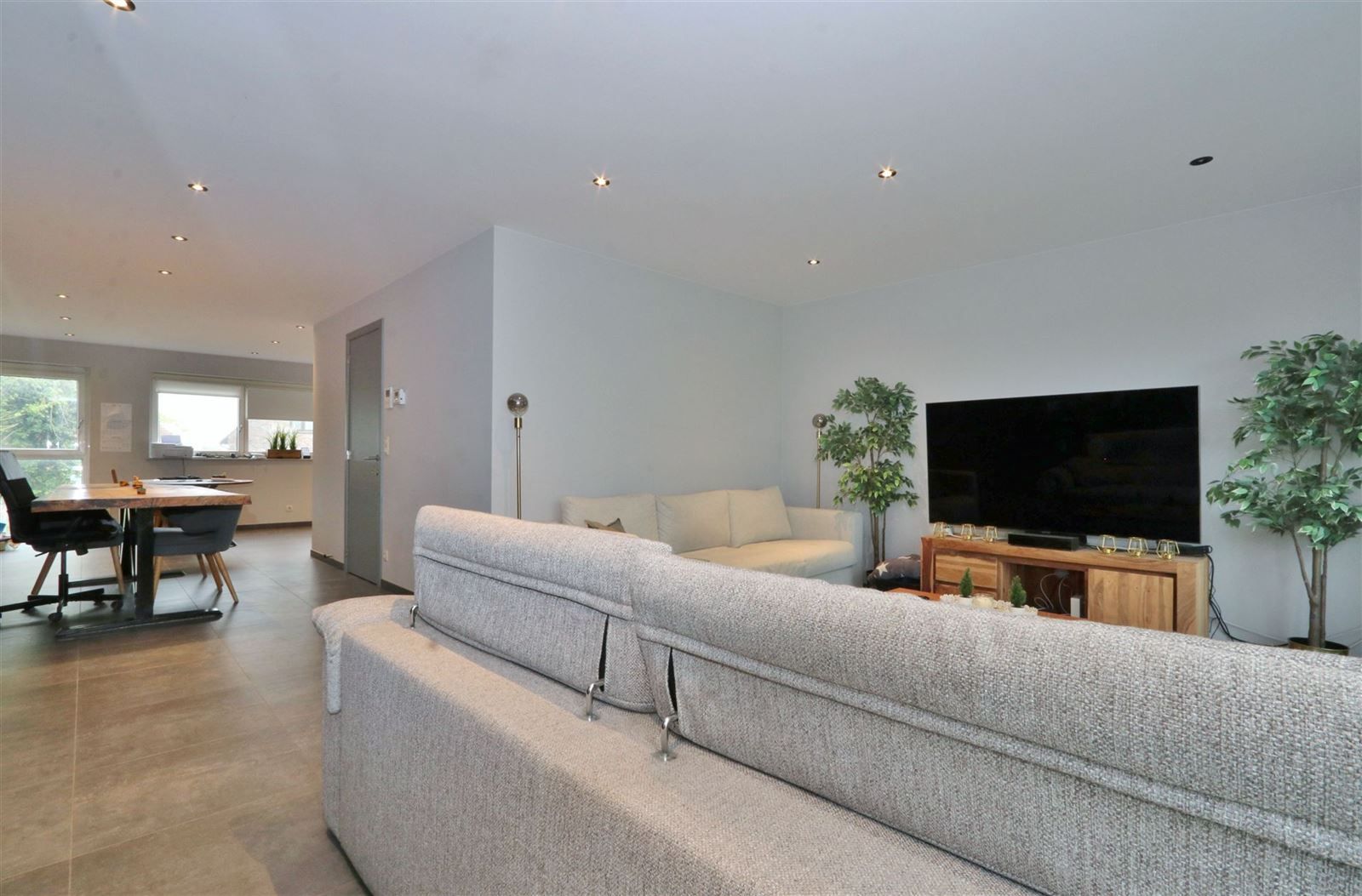 Ruime woning met 3 slaapkamers + tuin  foto 6