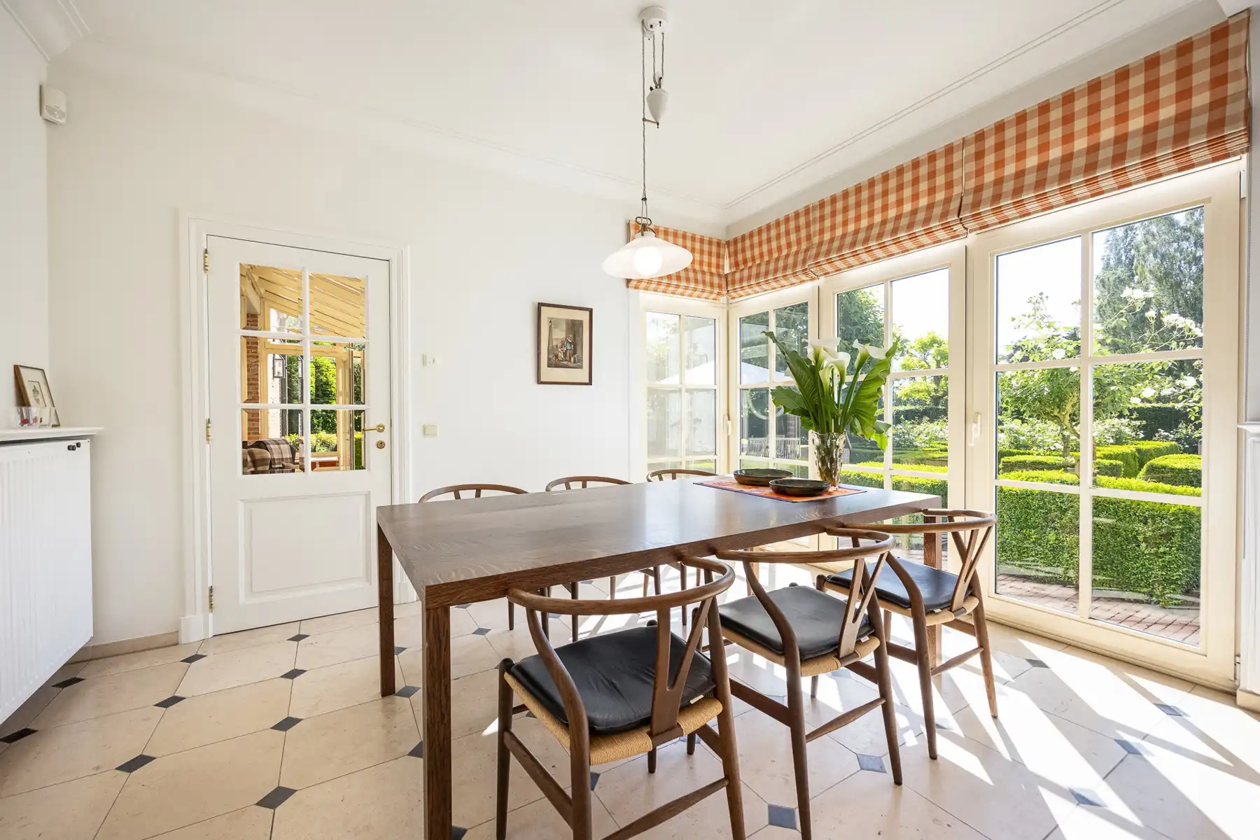 Ruime villawoning met 4 slaapkamers en noordoost georiënteerde tuin op een perceel van ca 6.155m² op een rustige locatie in Hoogstraten (Meerle). foto 13
