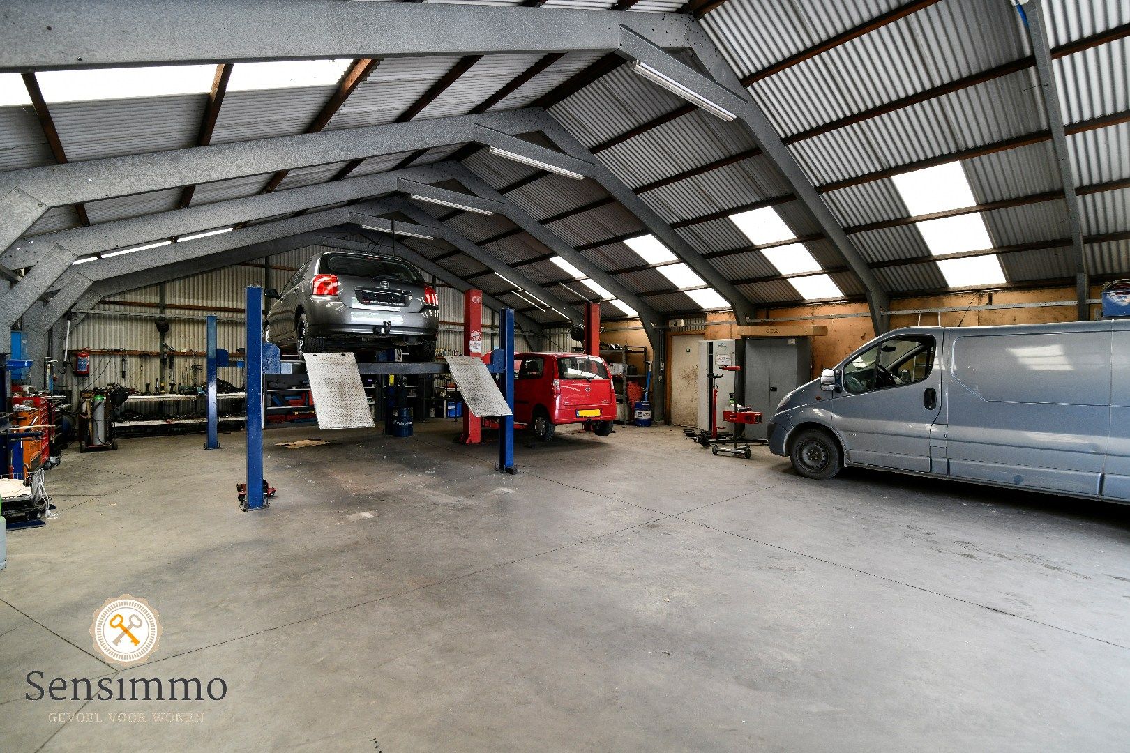 Tankstation met winkel, onderhoudsgarage op grens Genk-Zutendaal foto 4