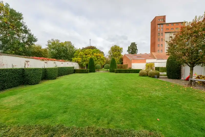 🏡 Unieke herenwoning te huur in het hart van Aarsele! foto 38