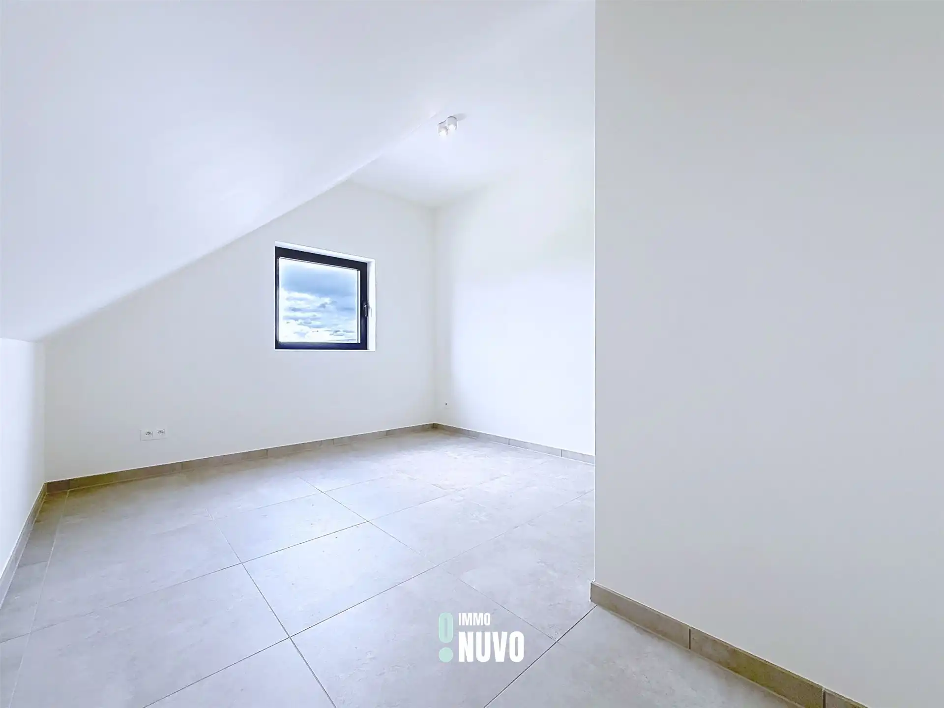 Stijlvol penthouse met 3 slaapkamers, bureau en ruim terras  foto 9