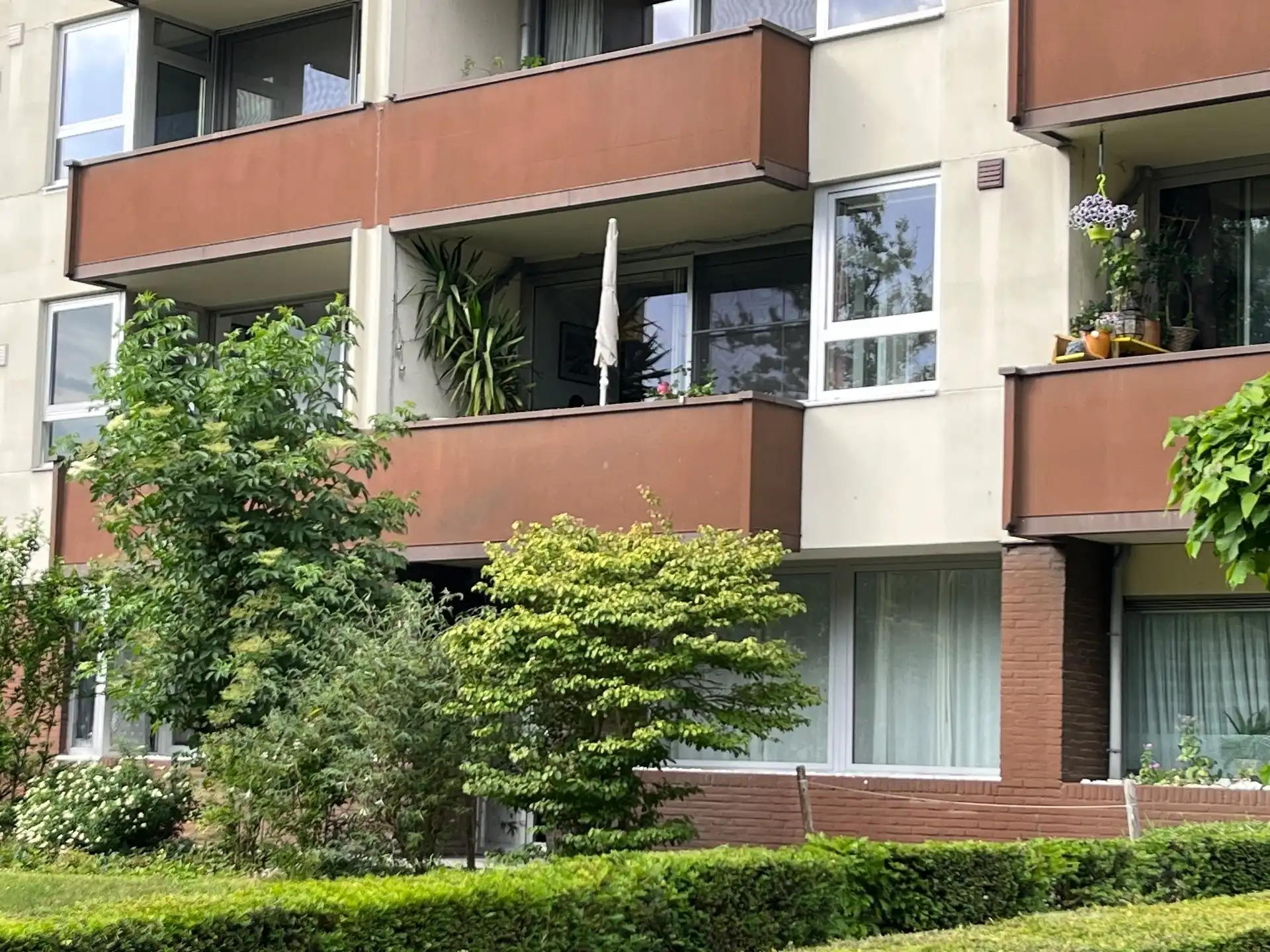 Appartement met terras en autostaanplaats foto 10