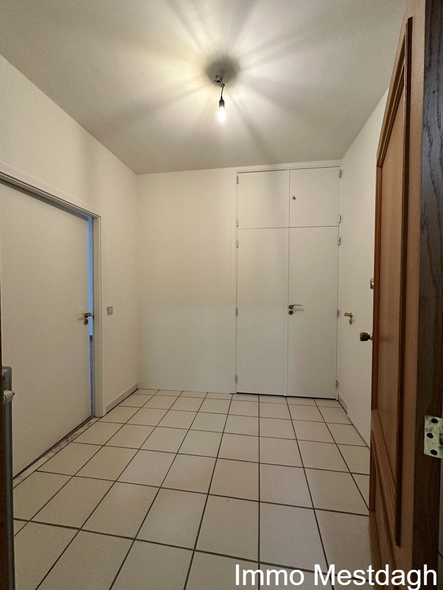 Royaal appartement met garagebox en zicht op de Schaffense Poort. foto 4