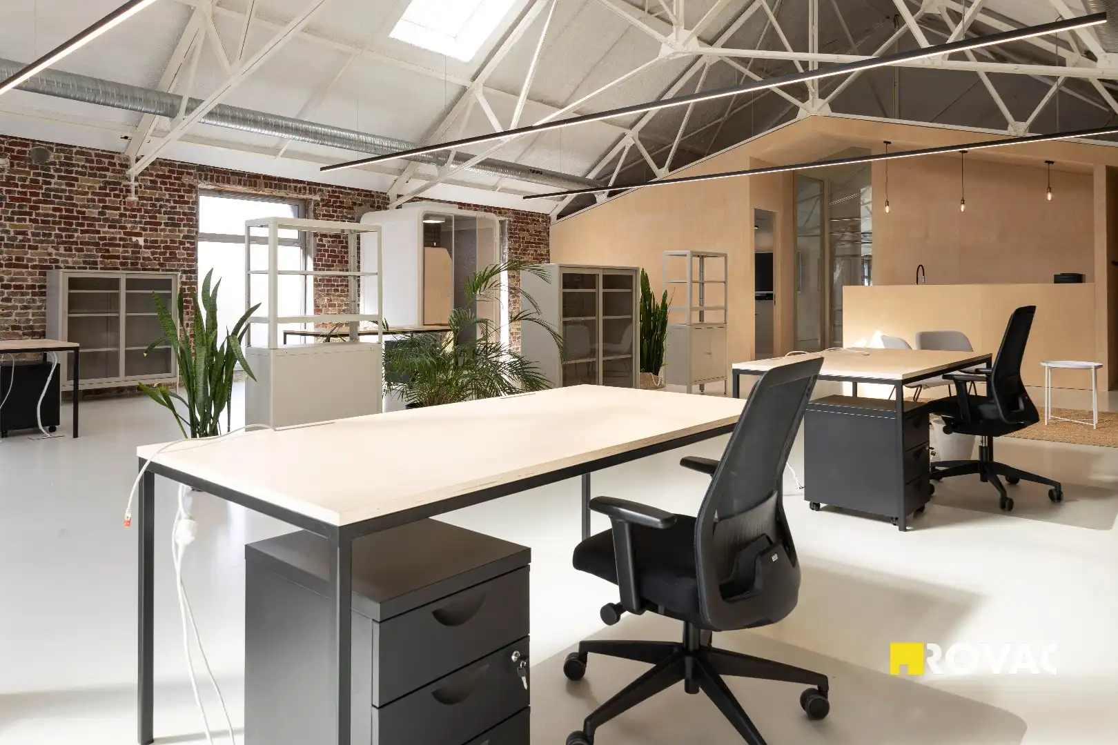 Stijlvolle en instapklare kantoorruimtes met binnentuin in centrum Izegem foto 10