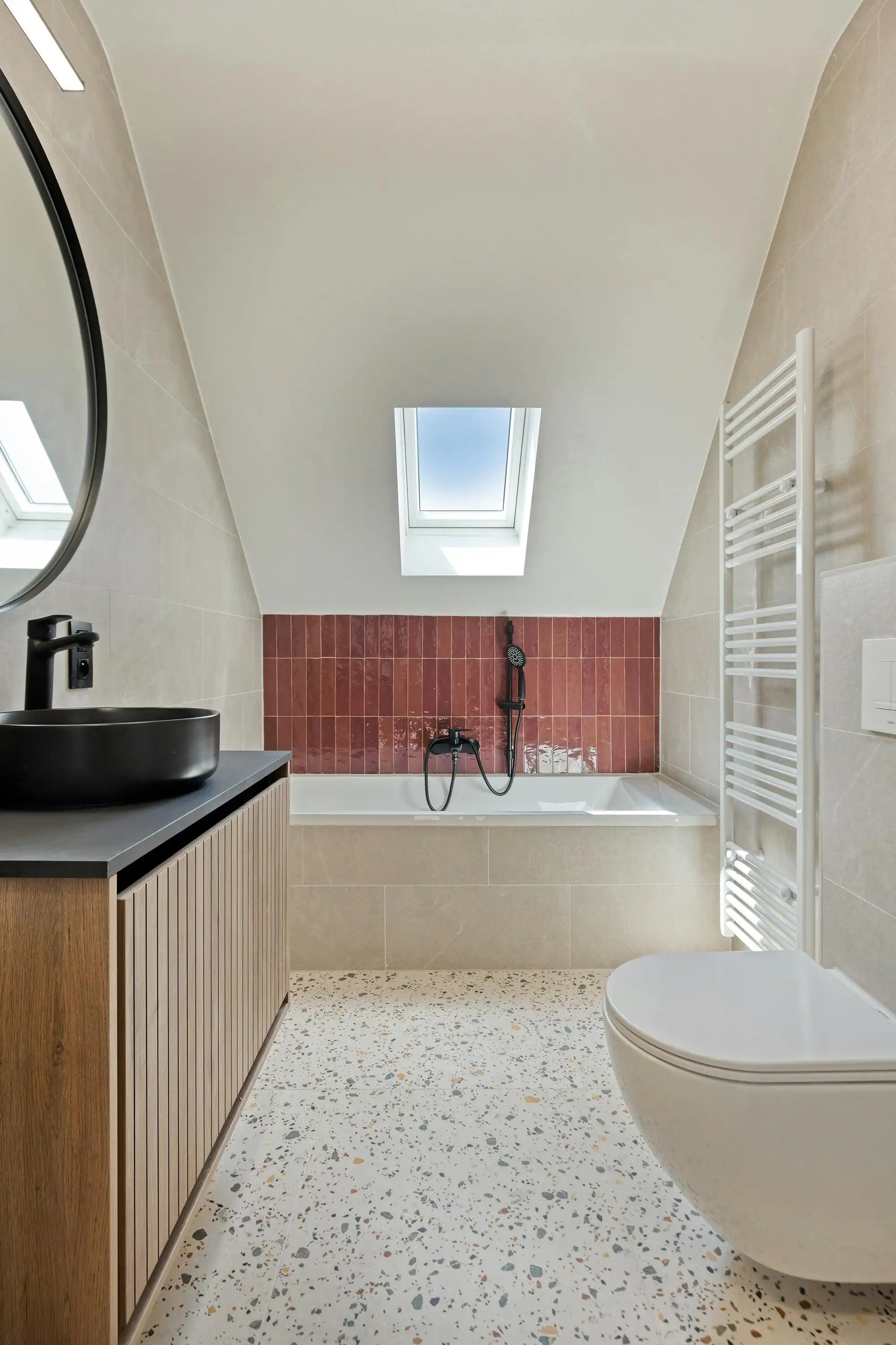 Gerenoveerde gezinswoning met vijf slaapkamers te Merelbeke foto 13