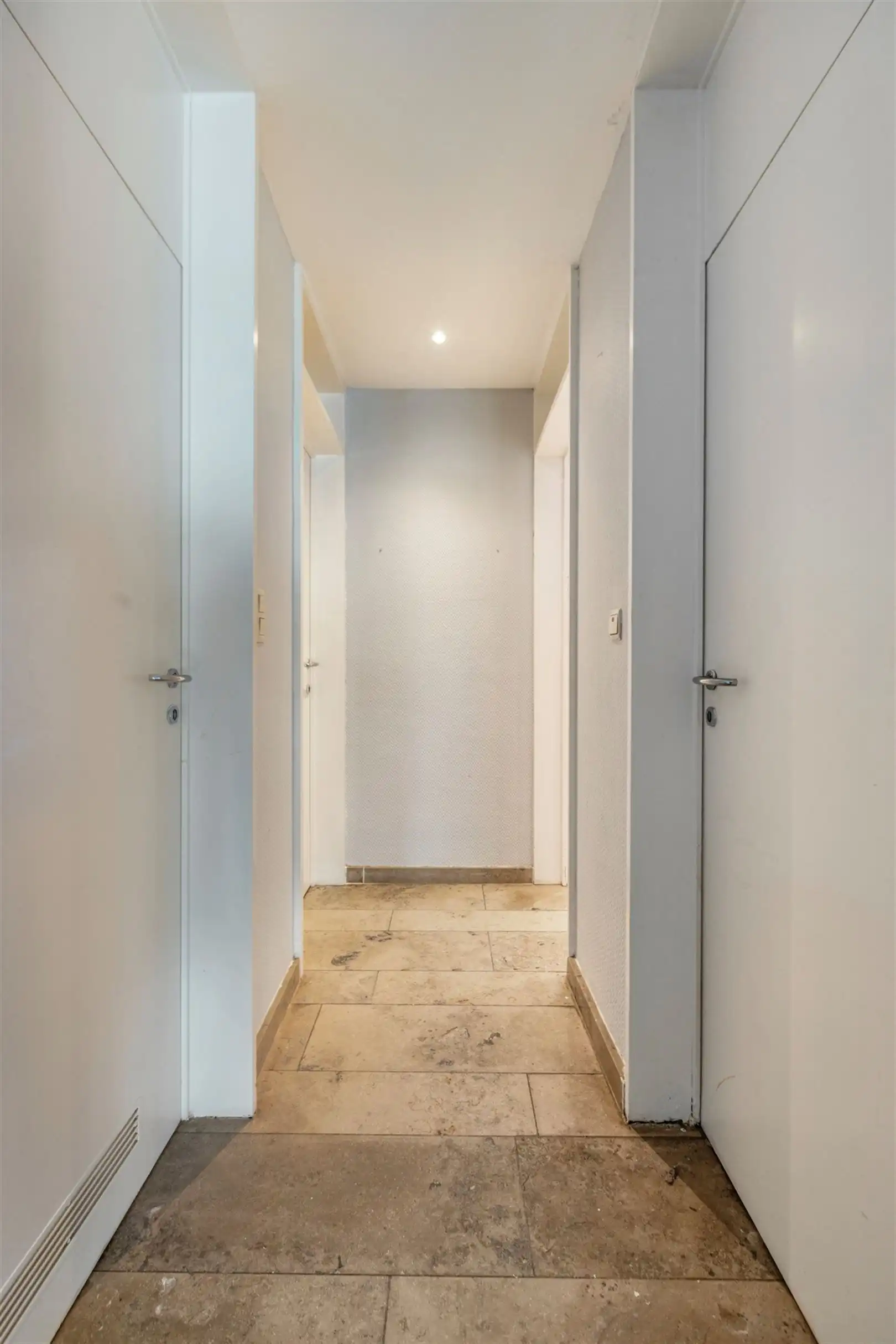 TE KOOP: Gelijkvloers 1-slaapkamer appartement te Hasselt! foto 9