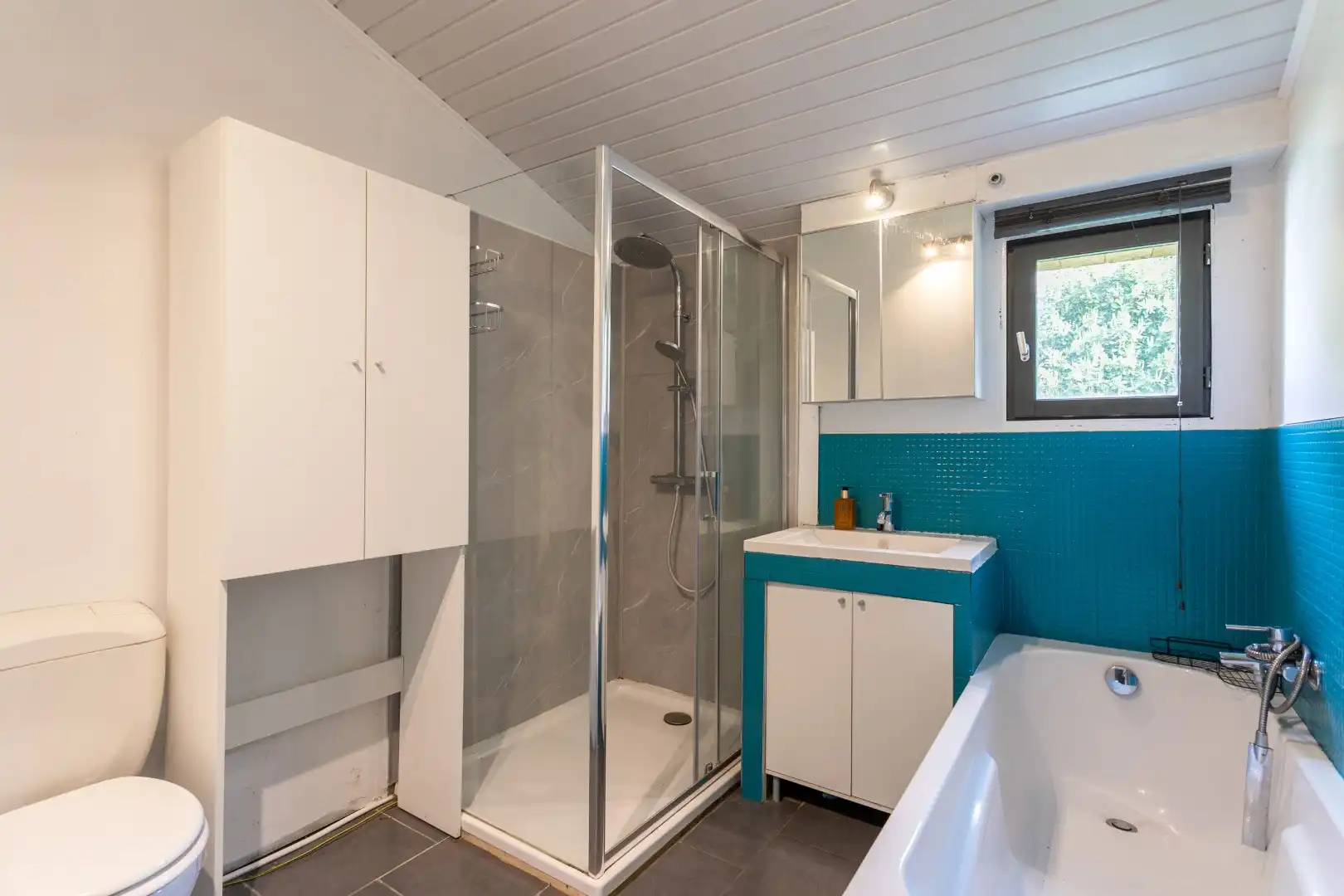 Charmante instapklare bungalow met 3 slaapkamers en garage, gelegen in een rustige en groene woonomgeving foto 16