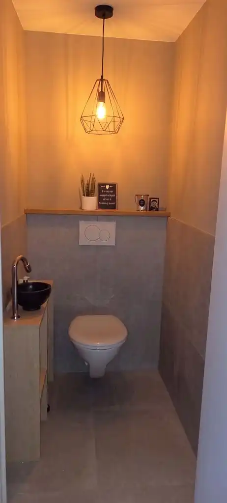 Instapklaar gelijkvloers appartement met 2 slaapkamers, koer en kelderberging, gelegen in het centrum van Maaseik. foto 8