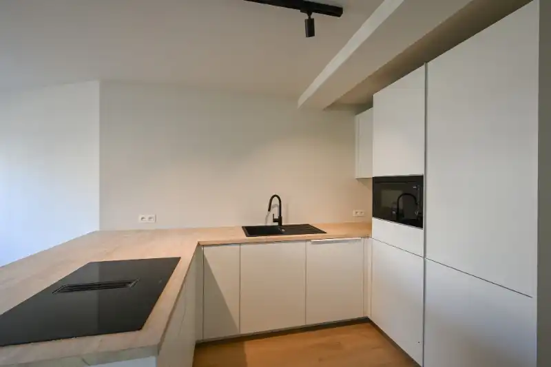 PAS GERENOVEERD TWEESLAAPKAMERAPPARTEMENT IN SINT-IDESBALD foto 4