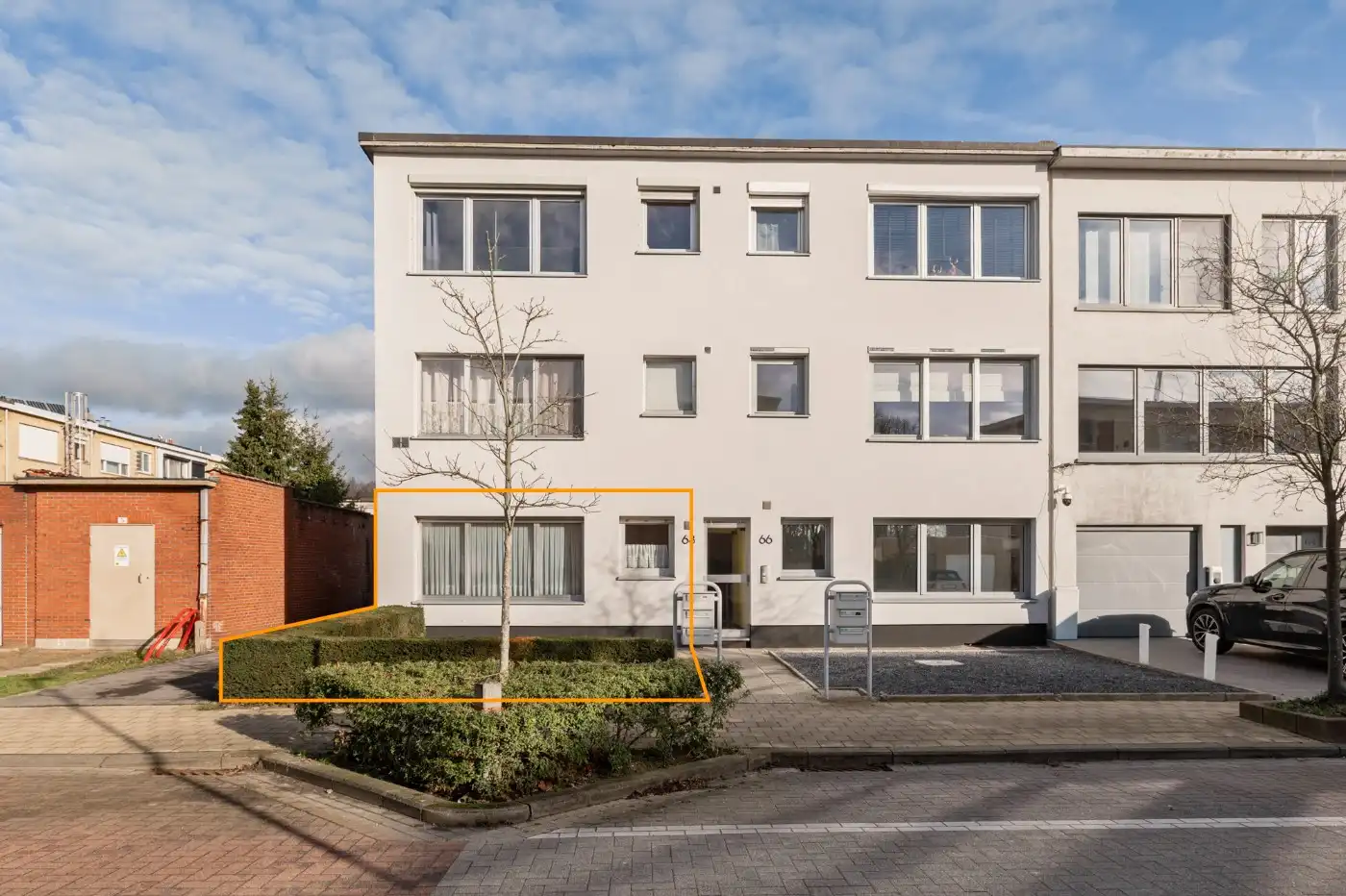 Hoofdfoto van de publicatie: Gezellig, goed gelegen app. op GLV met 2 slpk., veranda en garage