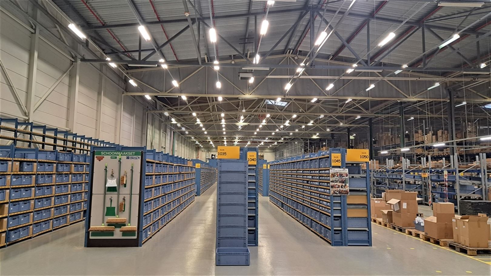 Logistieke unit + kantoren te Zele foto 17