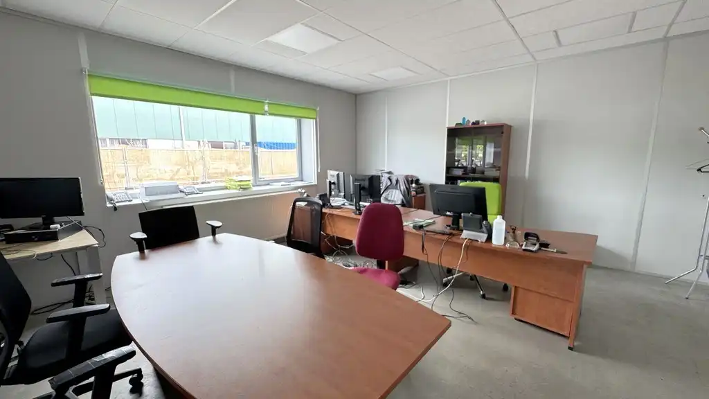 Loods met kantoor te huur nabij E313 te Wommelgem foto 9