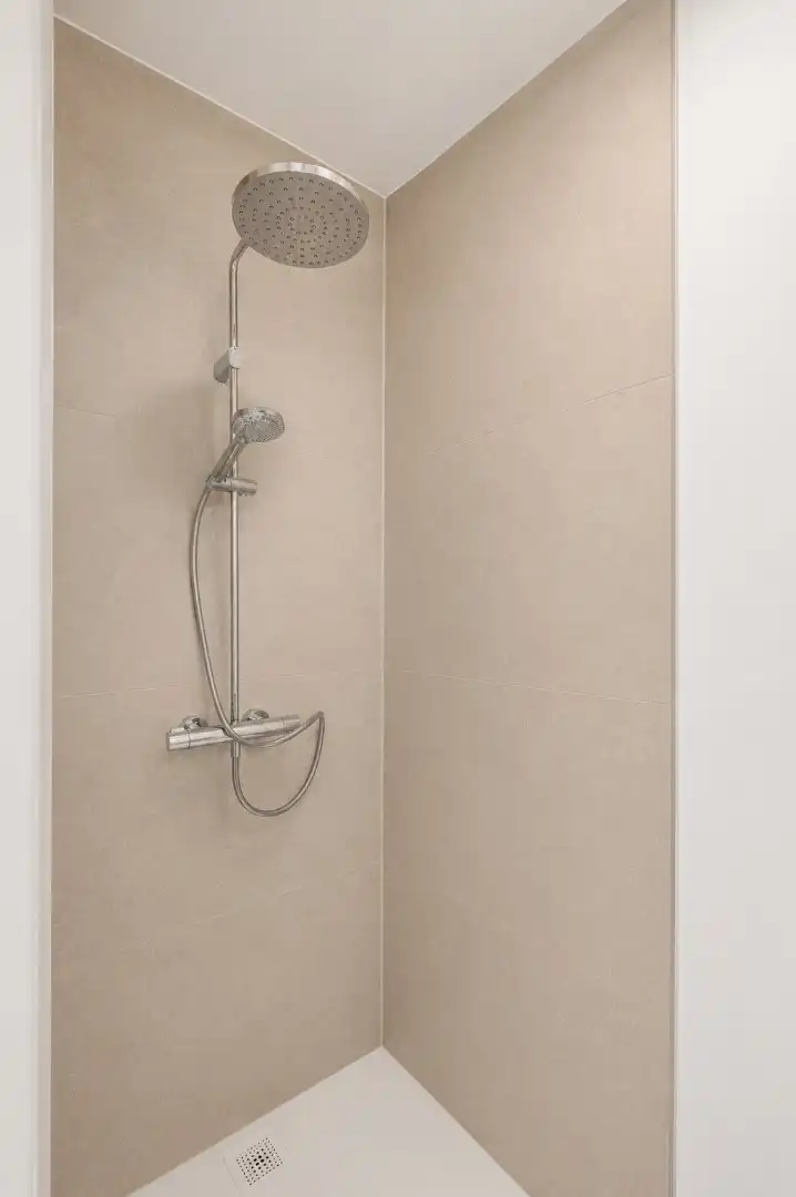 PRACHTIG TOTAAL GERENOVEERDE GEZINSWONING MET 3 SLAAPKAMERS foto 10
