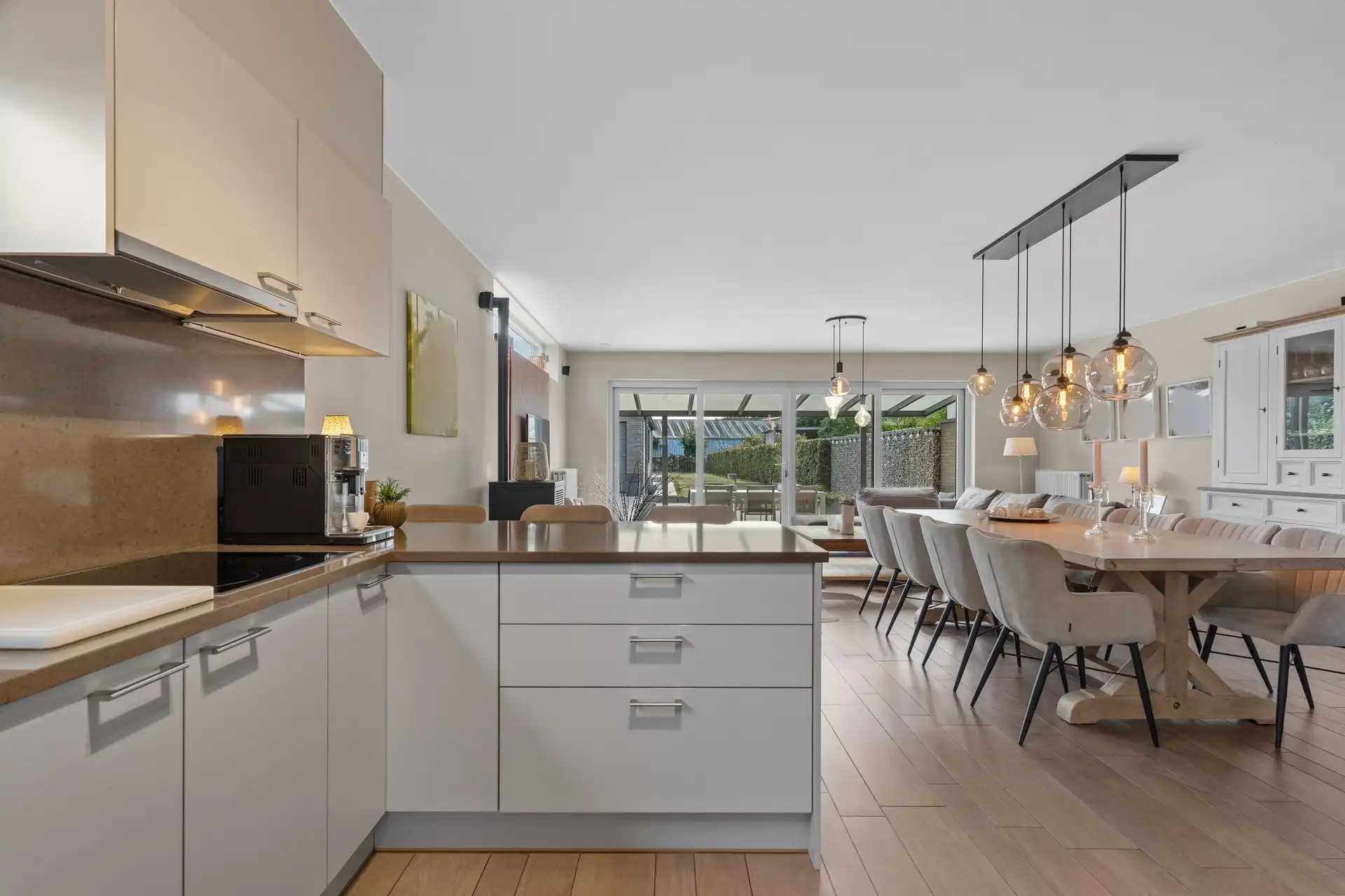 Prachtige moderne halfopen bebouwing, op perceel van 668m², op zeer centrale locatie te Moerzeke (Hamme) foto 7