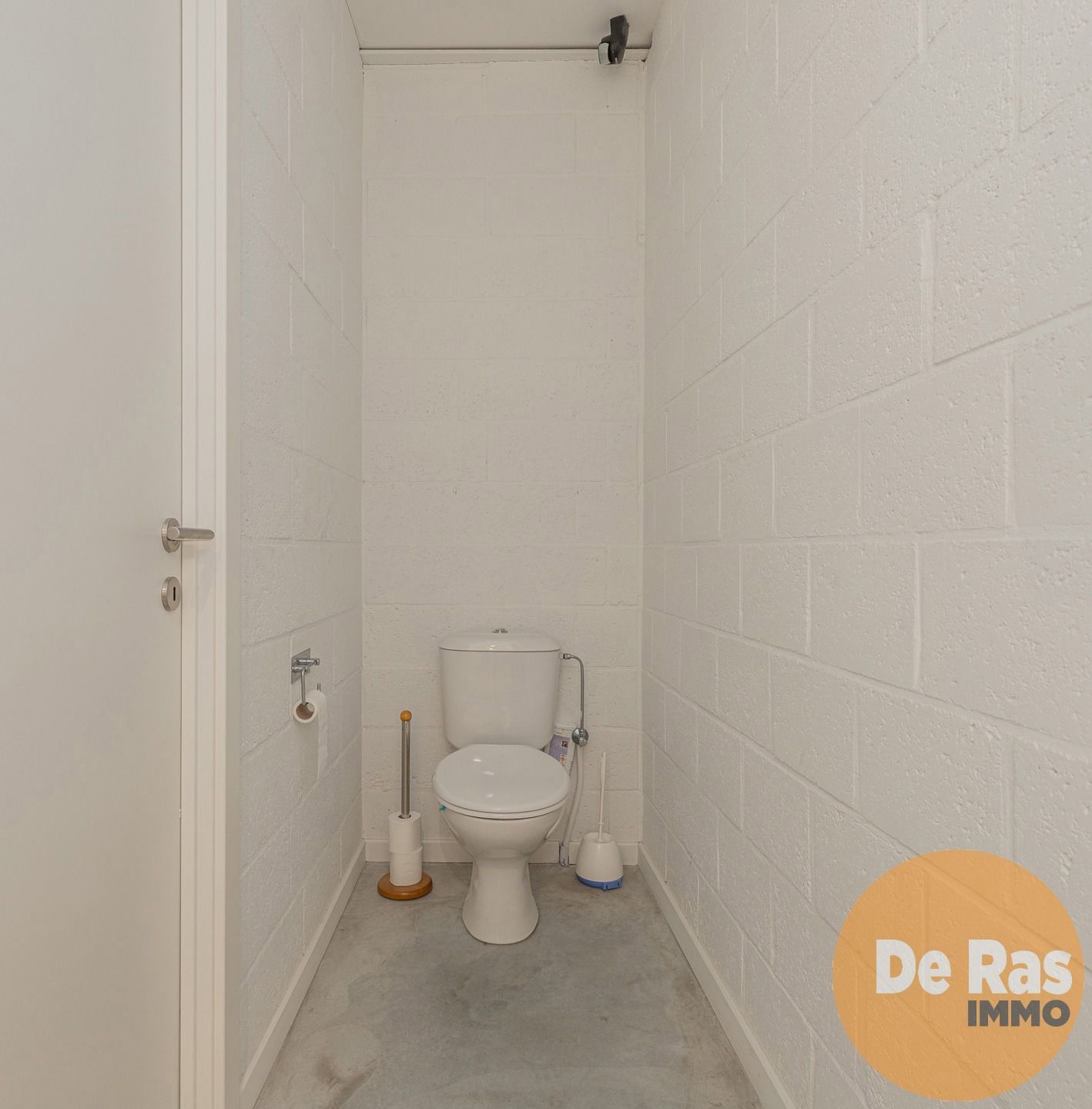 NIEUWERKERKEN - Recent kantoorgebouw met magazijn foto 16