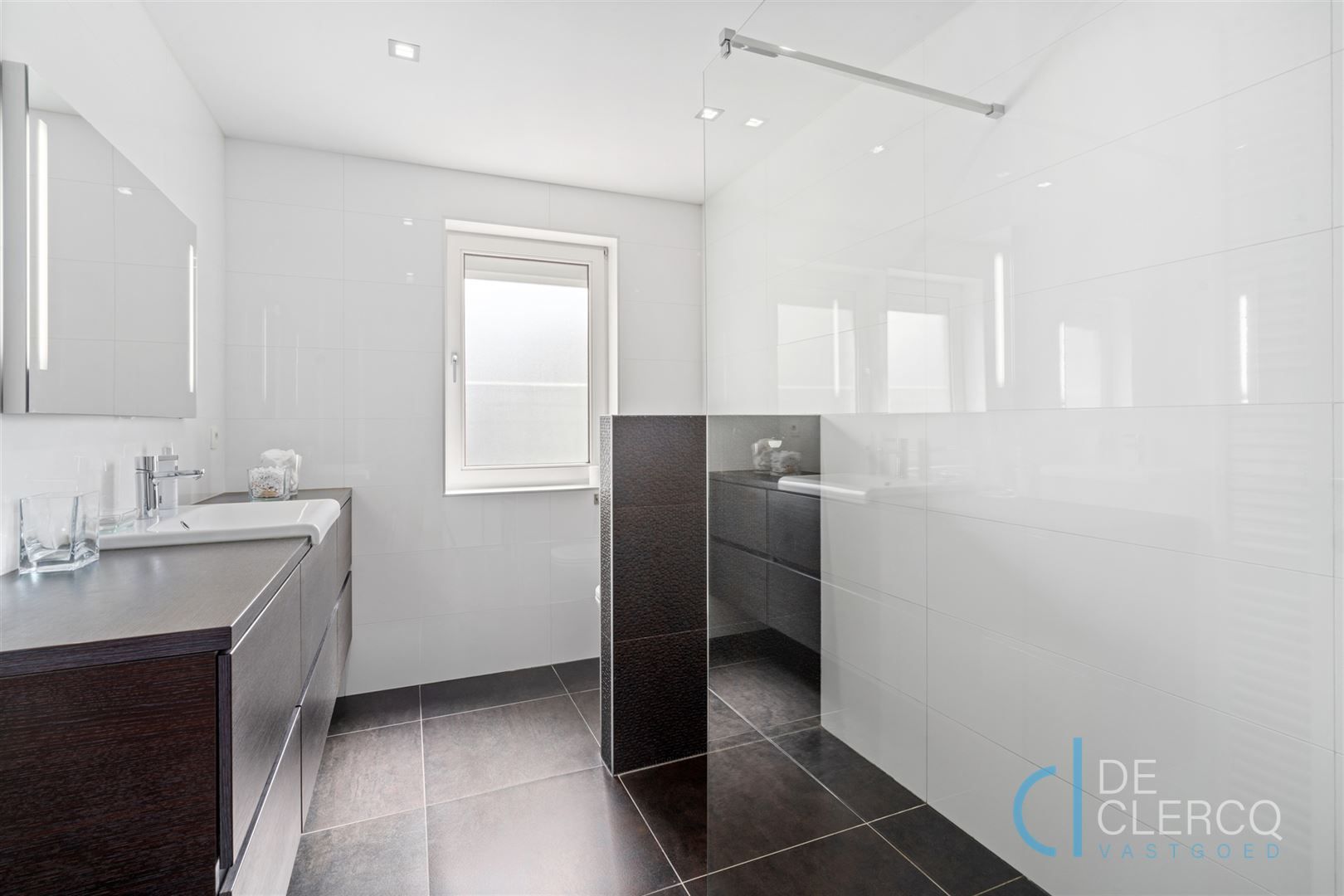 Moderne bungalow met zolder en tuin te koop in Oostakker!  foto 9
