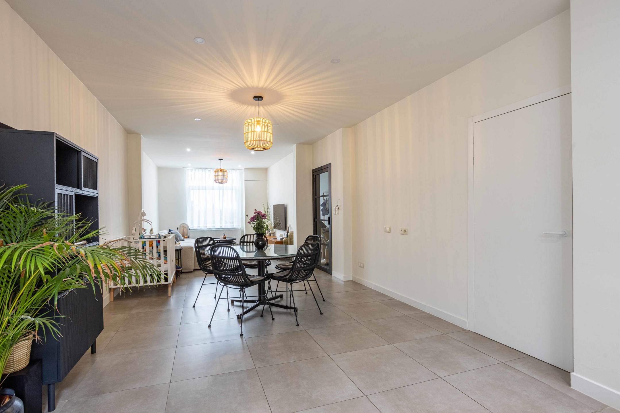 Volledig gerenoveerde, stijlvolle ruime woning foto 6