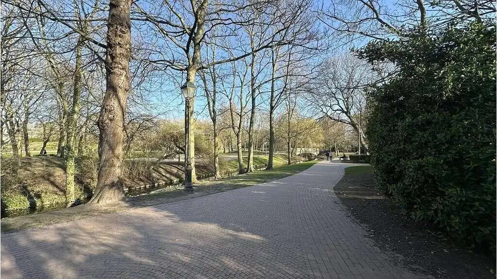 Instapklaar 2-slaapkamerappartement te koop in Oostende foto 14