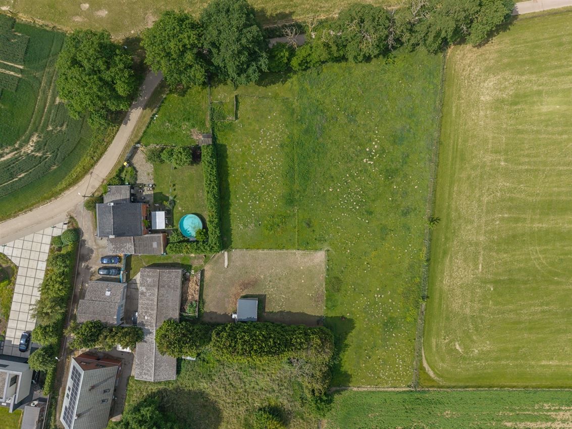 Idyllisch gelegen,+ 50 are, met stallingen foto 32