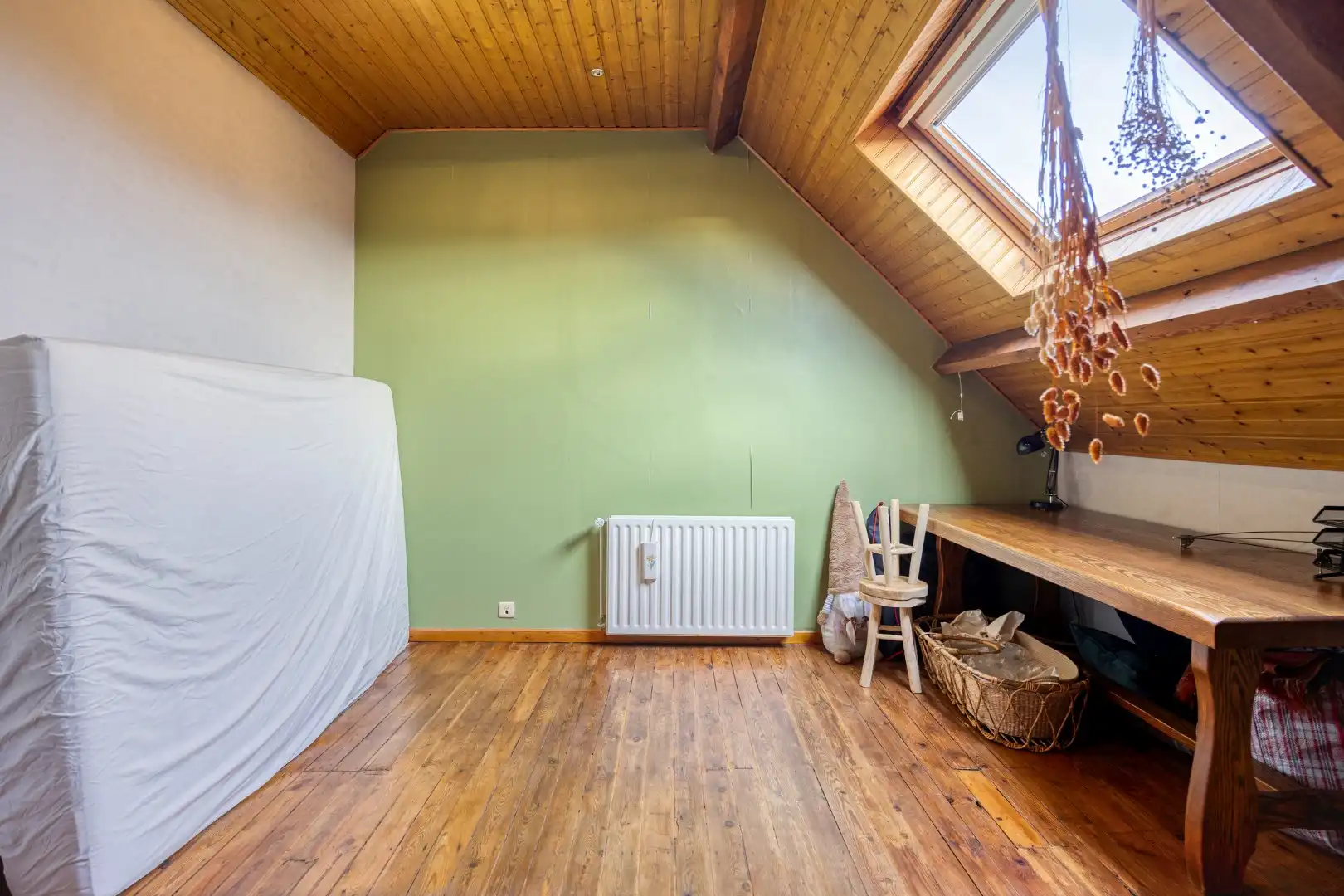 Ruime, instapklare woning met prachtig karakter en unieke tuin (29a40ca) !  foto 21