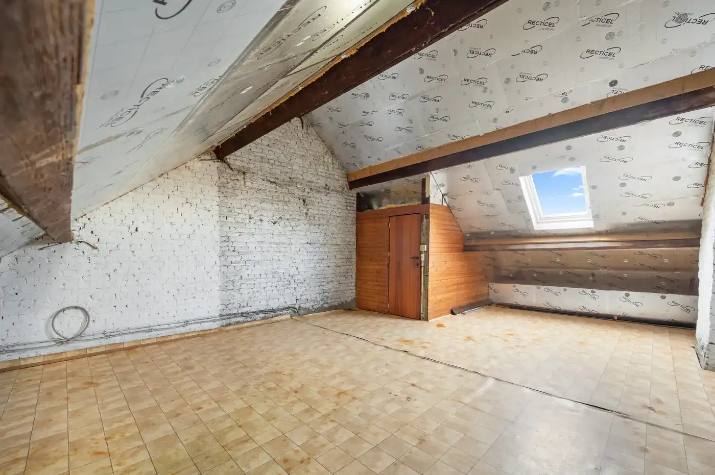 Charmante rijwoning met 2 slpk, tuin en parking foto 20