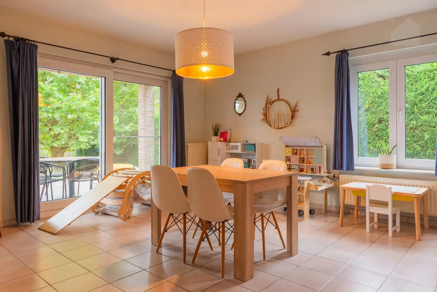 Vrijstaande gezinswoning met 4 slaapkamers op ruim 20 are grond foto 7